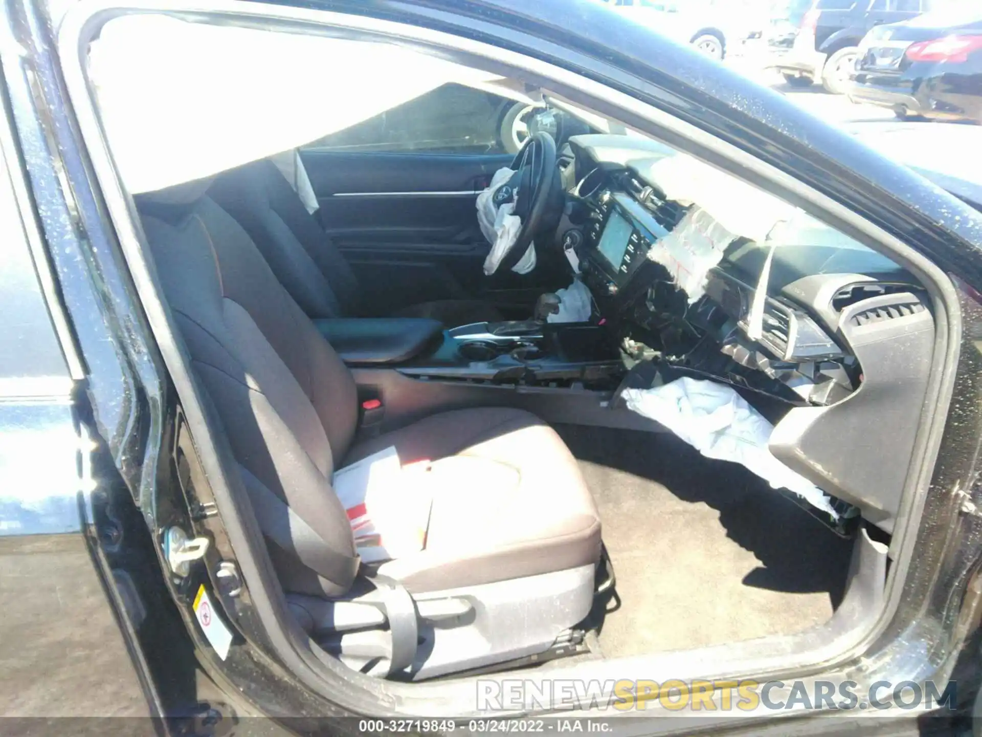 5 Photograph of a damaged car 4T1B11HK6KU237259 TOYOTA CAMRY 2019