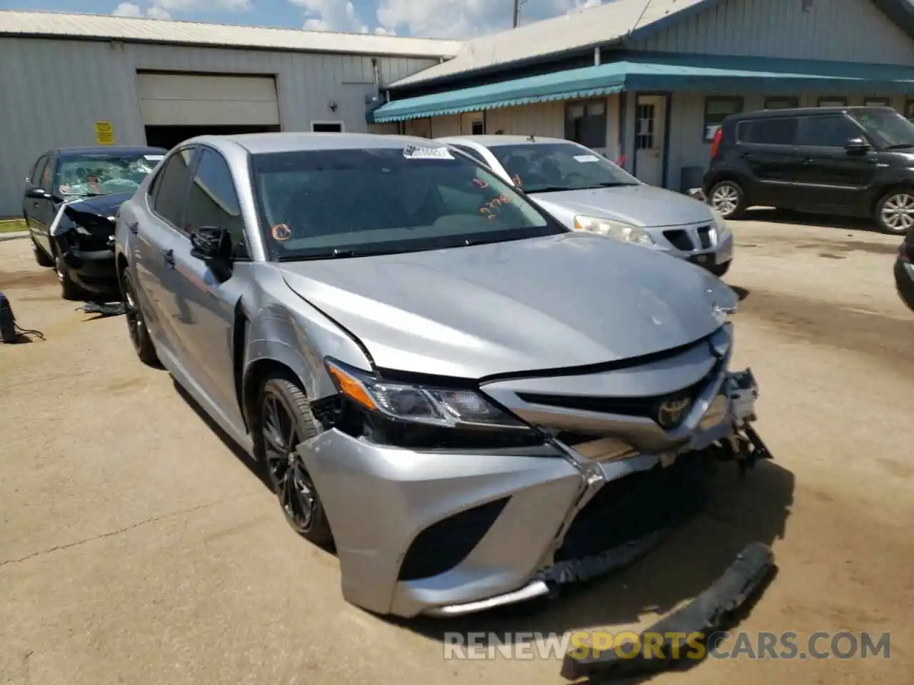 1 Photograph of a damaged car 4T1B11HK6KU237892 TOYOTA CAMRY 2019