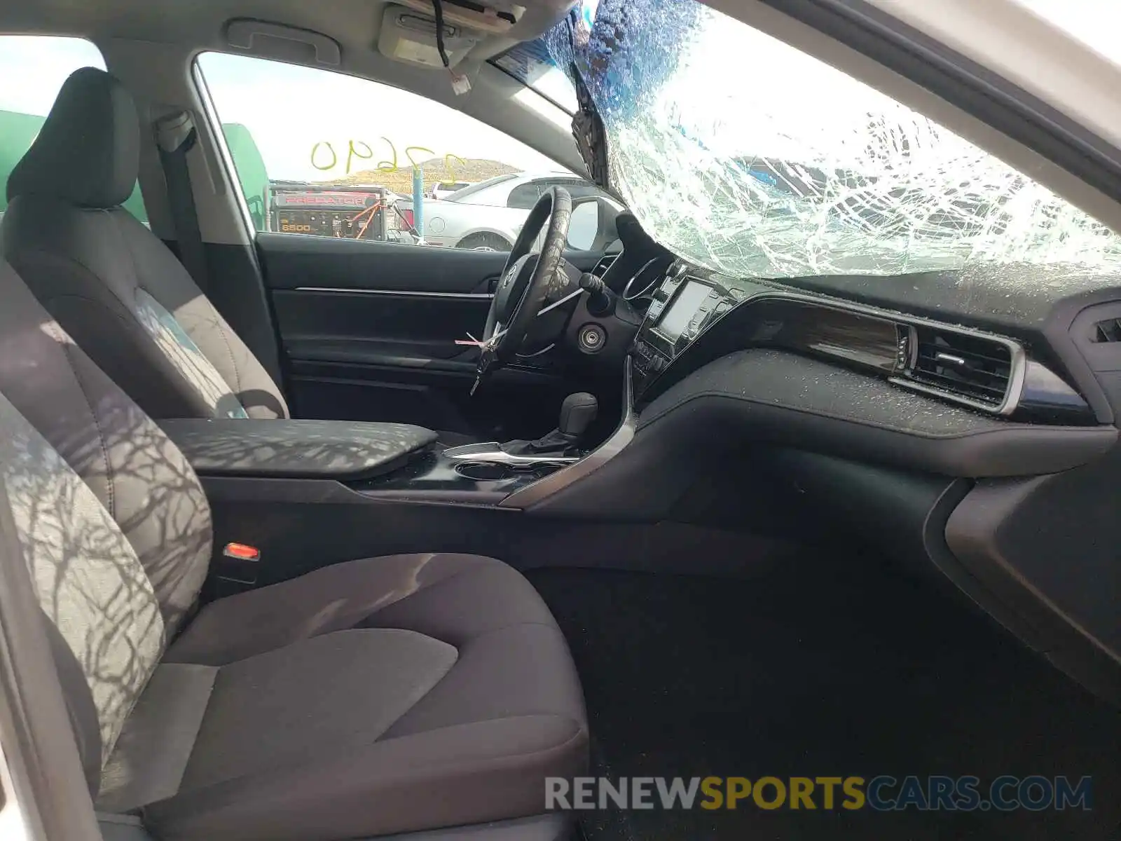 5 Photograph of a damaged car 4T1B11HK6KU240520 TOYOTA CAMRY 2019