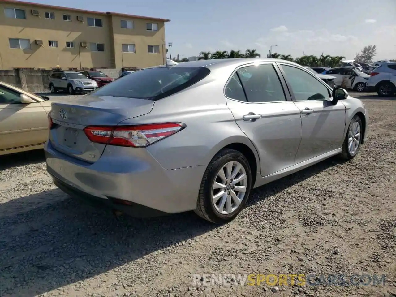 4 Фотография поврежденного автомобиля 4T1B11HK6KU240548 TOYOTA CAMRY 2019