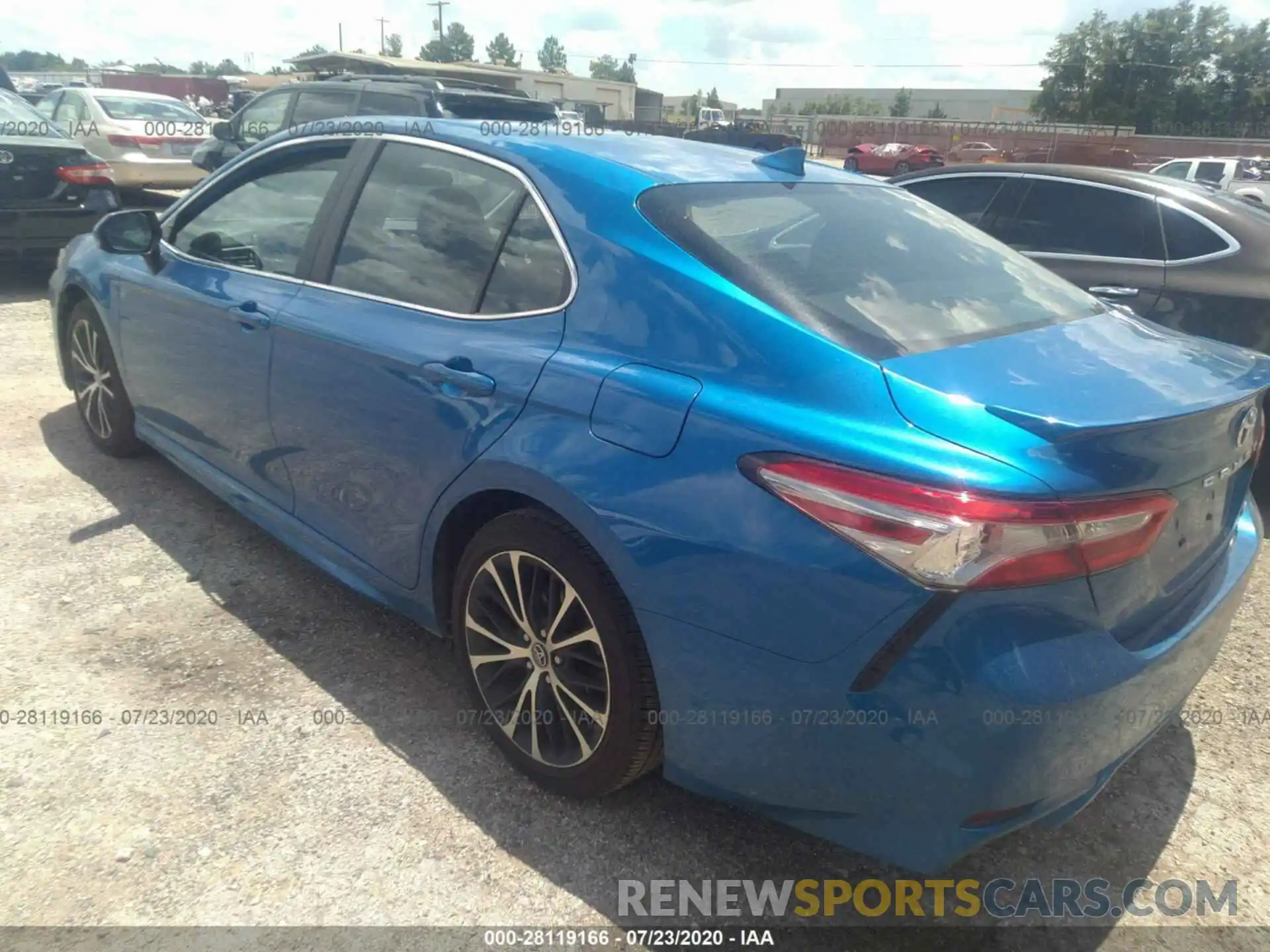 3 Photograph of a damaged car 4T1B11HK6KU245619 TOYOTA CAMRY 2019