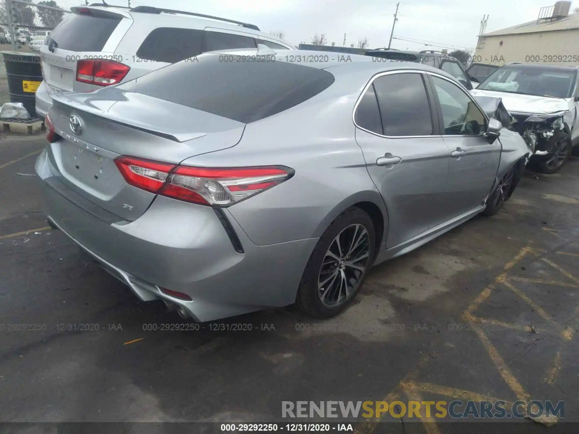 4 Фотография поврежденного автомобиля 4T1B11HK6KU246205 TOYOTA CAMRY 2019