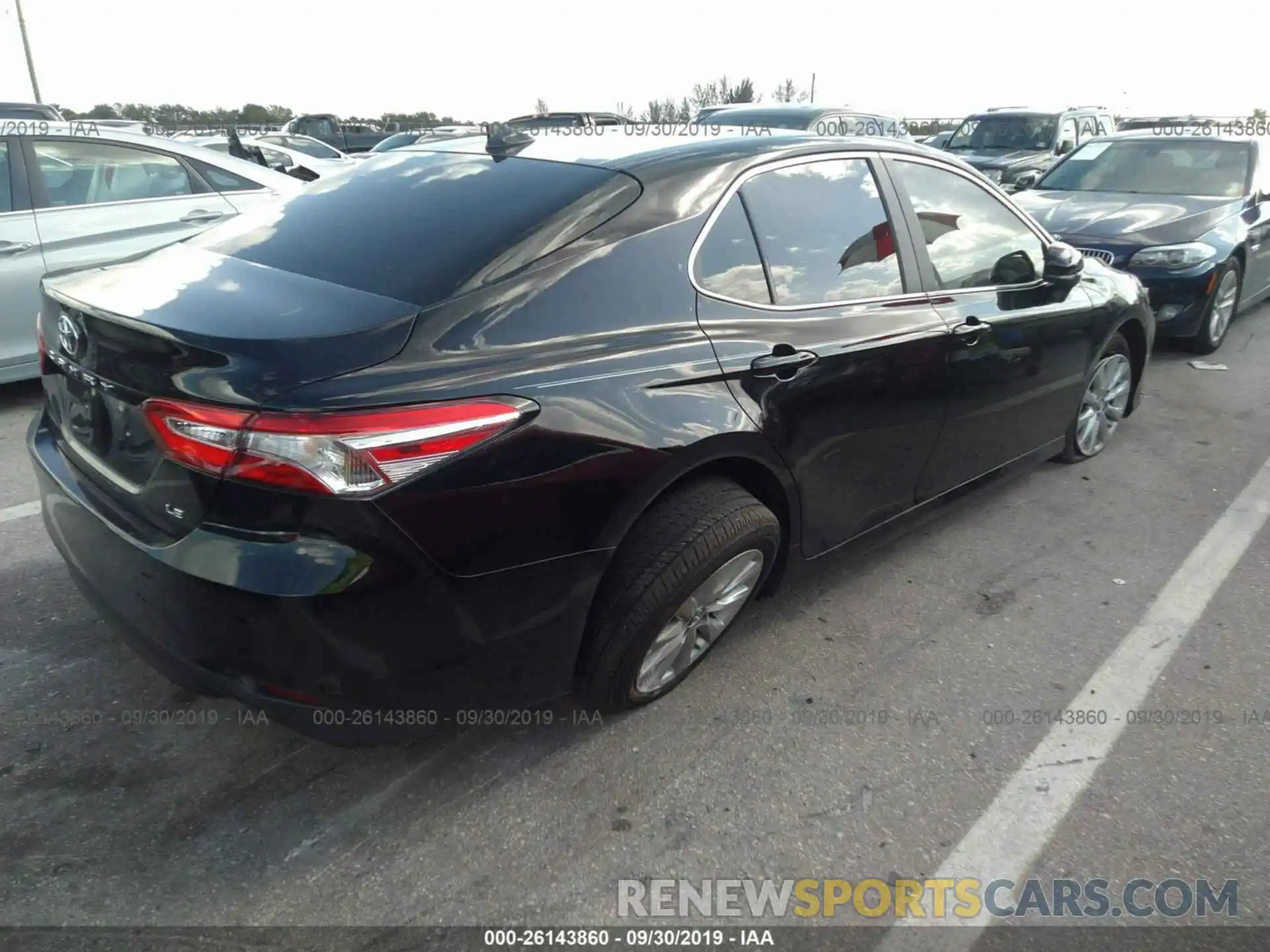 4 Фотография поврежденного автомобиля 4T1B11HK6KU249248 TOYOTA CAMRY 2019