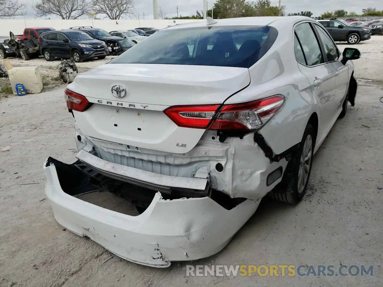 4 Photograph of a damaged car 4T1B11HK6KU251937 TOYOTA CAMRY 2019