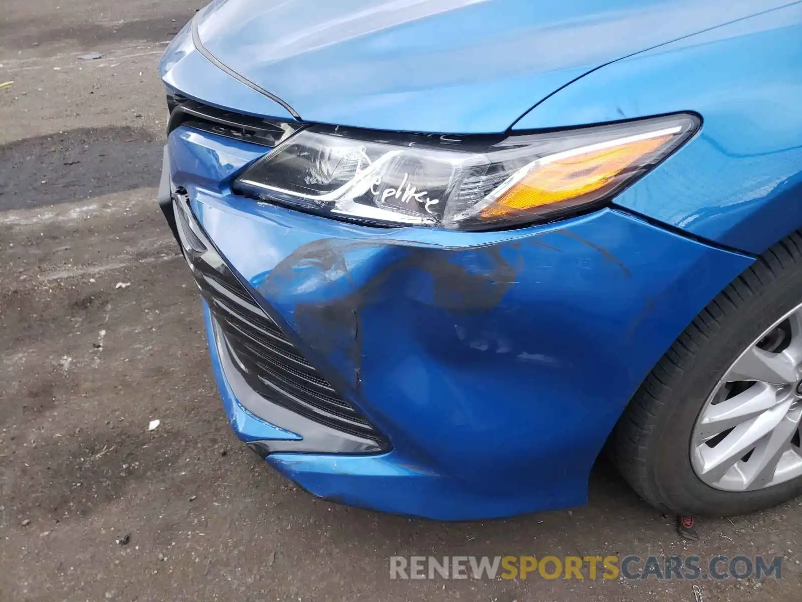 9 Photograph of a damaged car 4T1B11HK6KU252697 TOYOTA CAMRY 2019