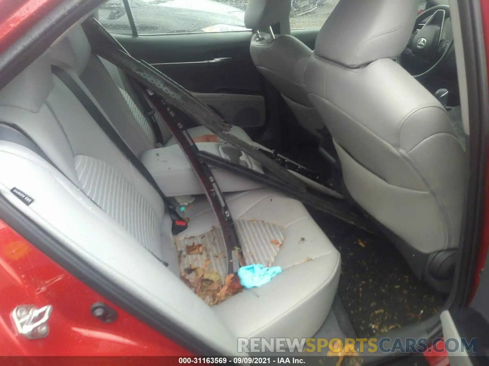 8 Photograph of a damaged car 4T1B11HK6KU252702 TOYOTA CAMRY 2019