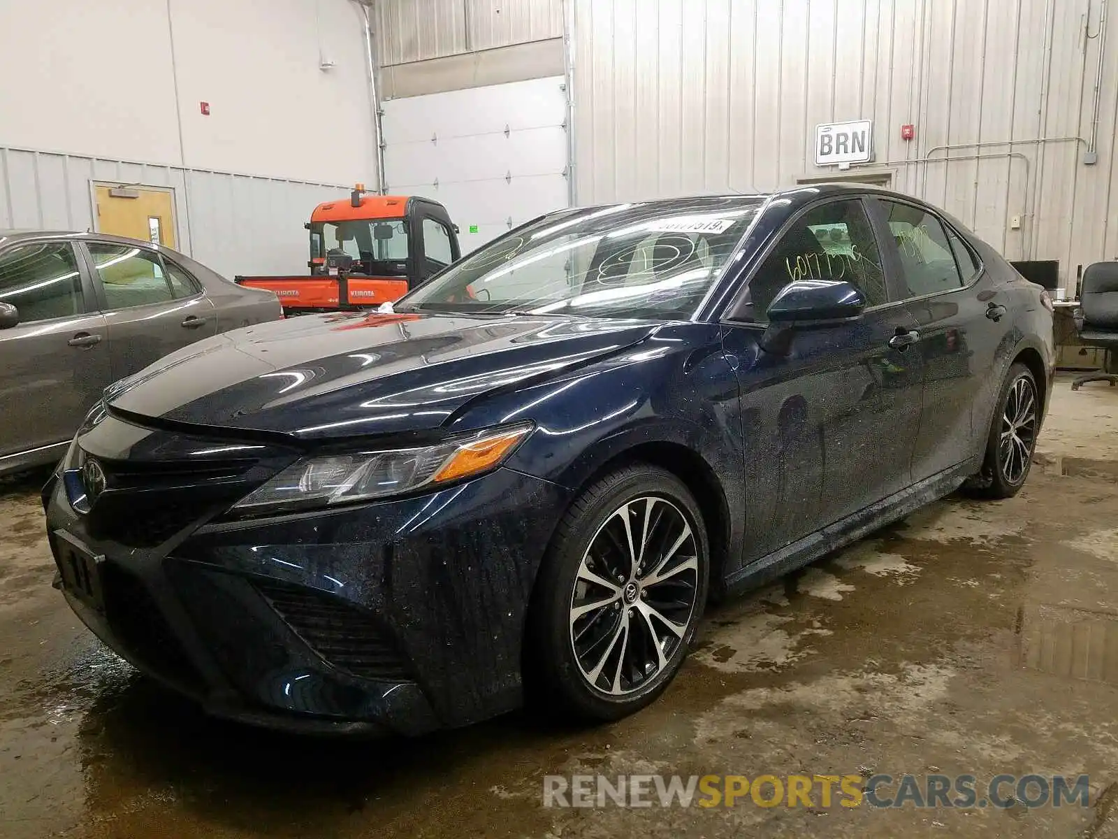 2 Photograph of a damaged car 4T1B11HK6KU253283 TOYOTA CAMRY 2019