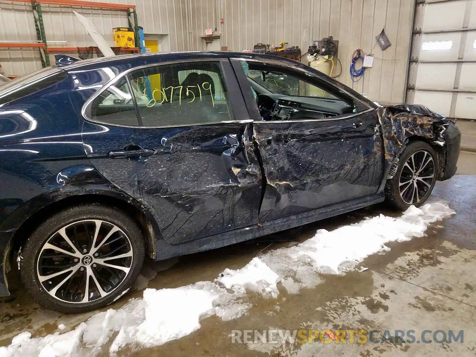 9 Photograph of a damaged car 4T1B11HK6KU253283 TOYOTA CAMRY 2019