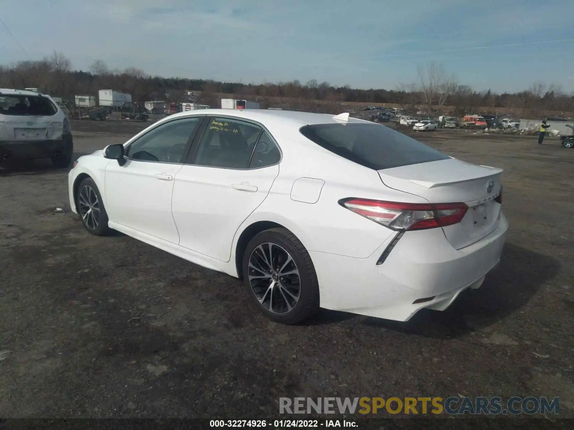 3 Фотография поврежденного автомобиля 4T1B11HK6KU253364 TOYOTA CAMRY 2019