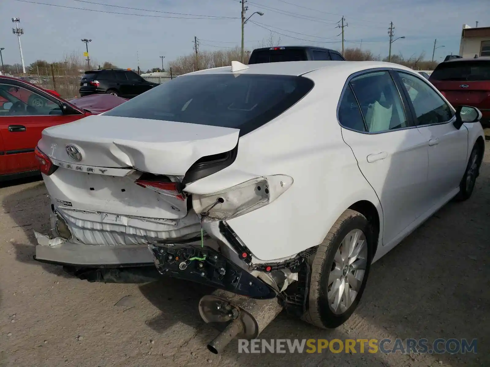 4 Photograph of a damaged car 4T1B11HK6KU253493 TOYOTA CAMRY 2019