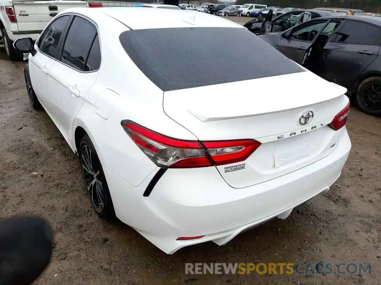 3 Фотография поврежденного автомобиля 4T1B11HK6KU253672 TOYOTA CAMRY 2019