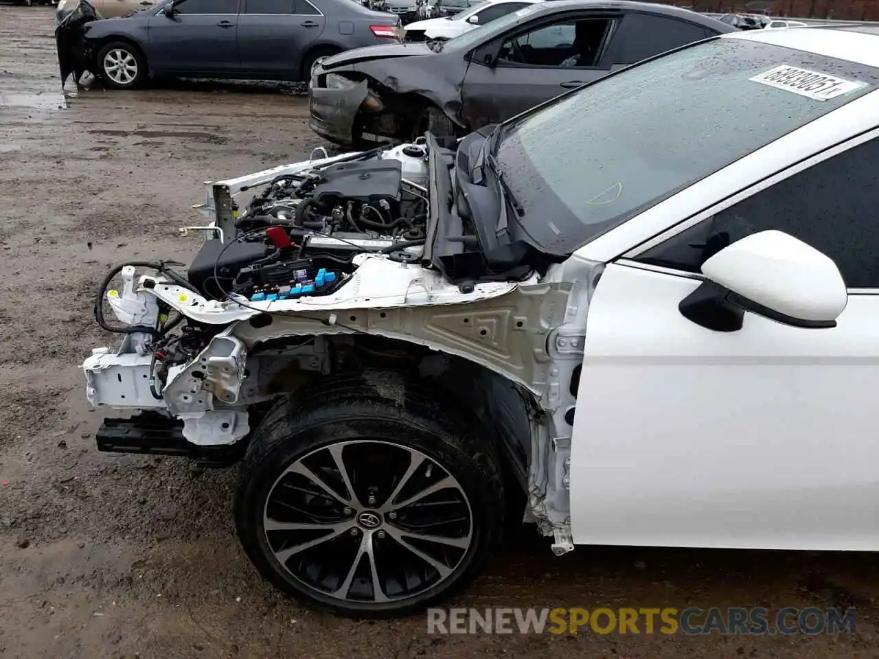 9 Photograph of a damaged car 4T1B11HK6KU253672 TOYOTA CAMRY 2019