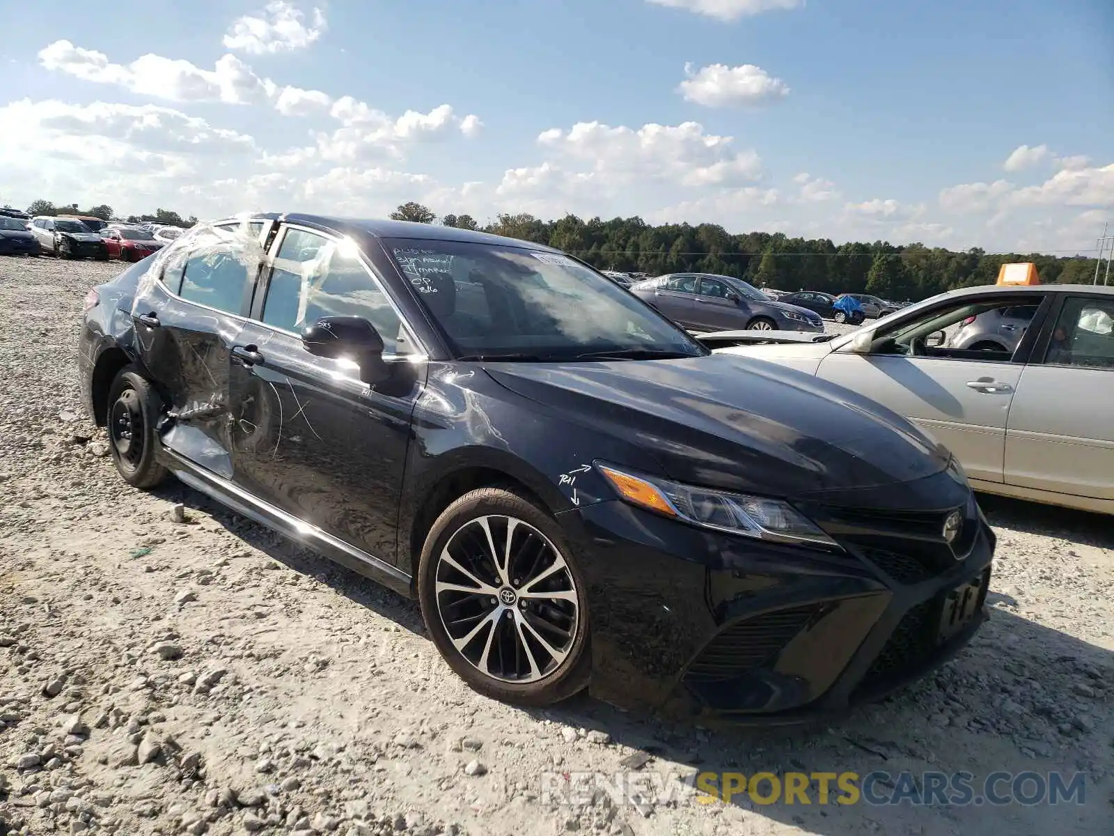 1 Photograph of a damaged car 4T1B11HK6KU254580 TOYOTA CAMRY 2019