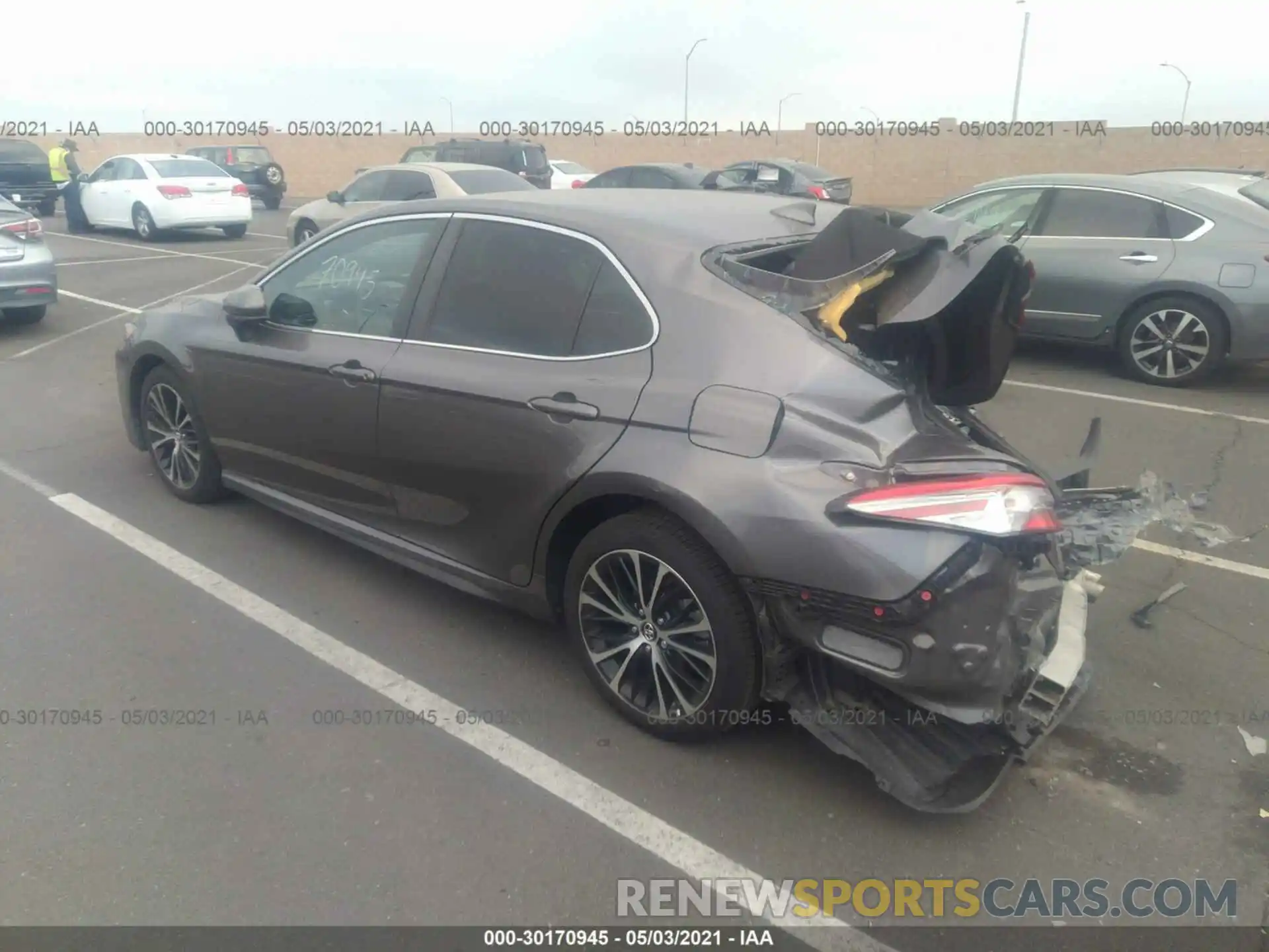 3 Photograph of a damaged car 4T1B11HK6KU256216 TOYOTA CAMRY 2019