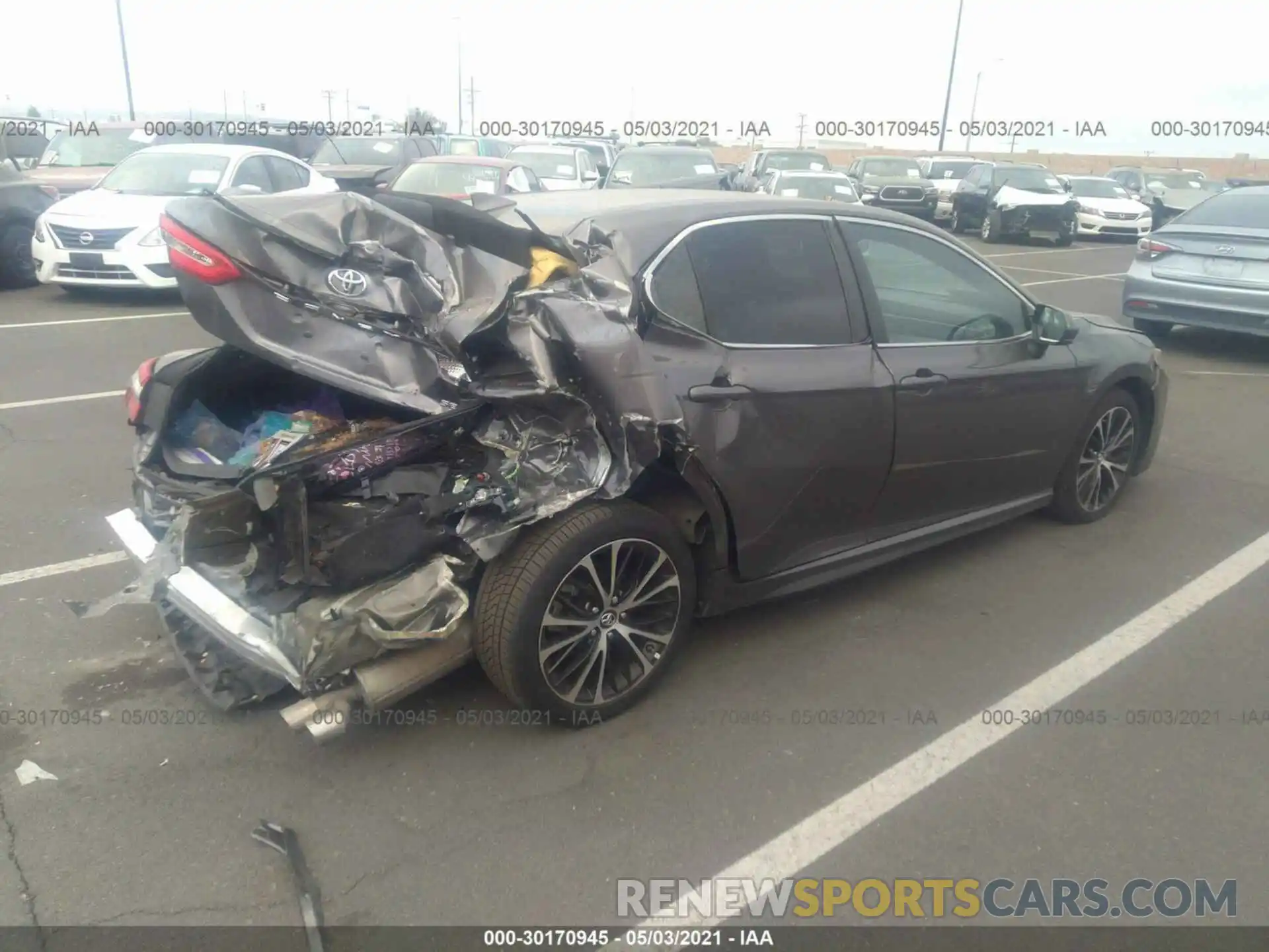 4 Photograph of a damaged car 4T1B11HK6KU256216 TOYOTA CAMRY 2019