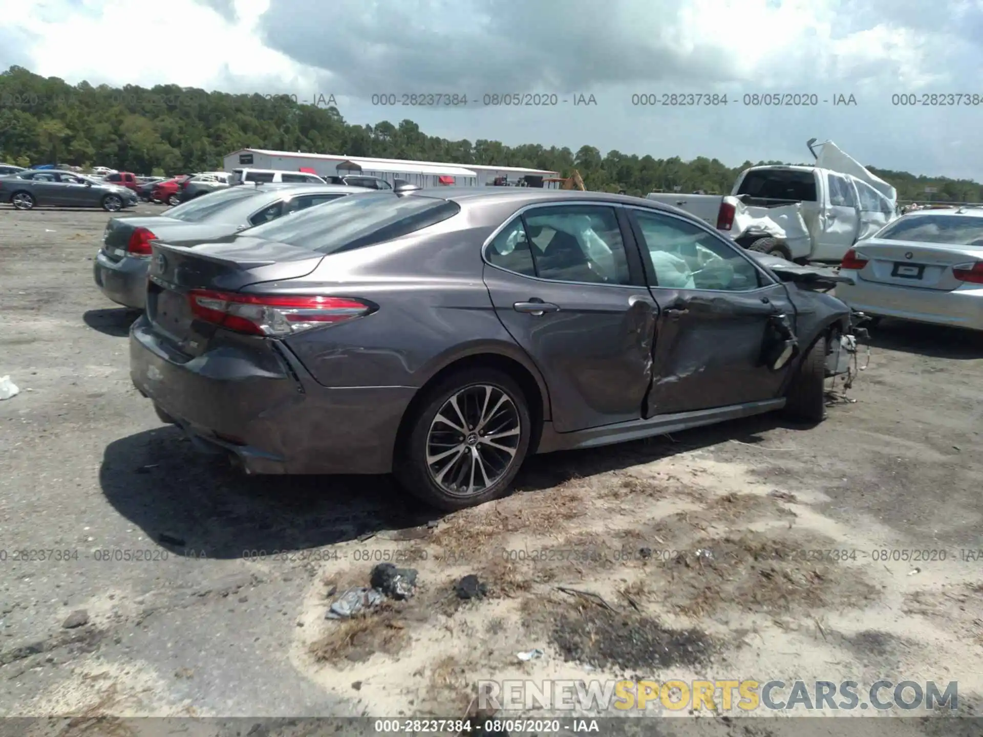 4 Photograph of a damaged car 4T1B11HK6KU257057 TOYOTA CAMRY 2019