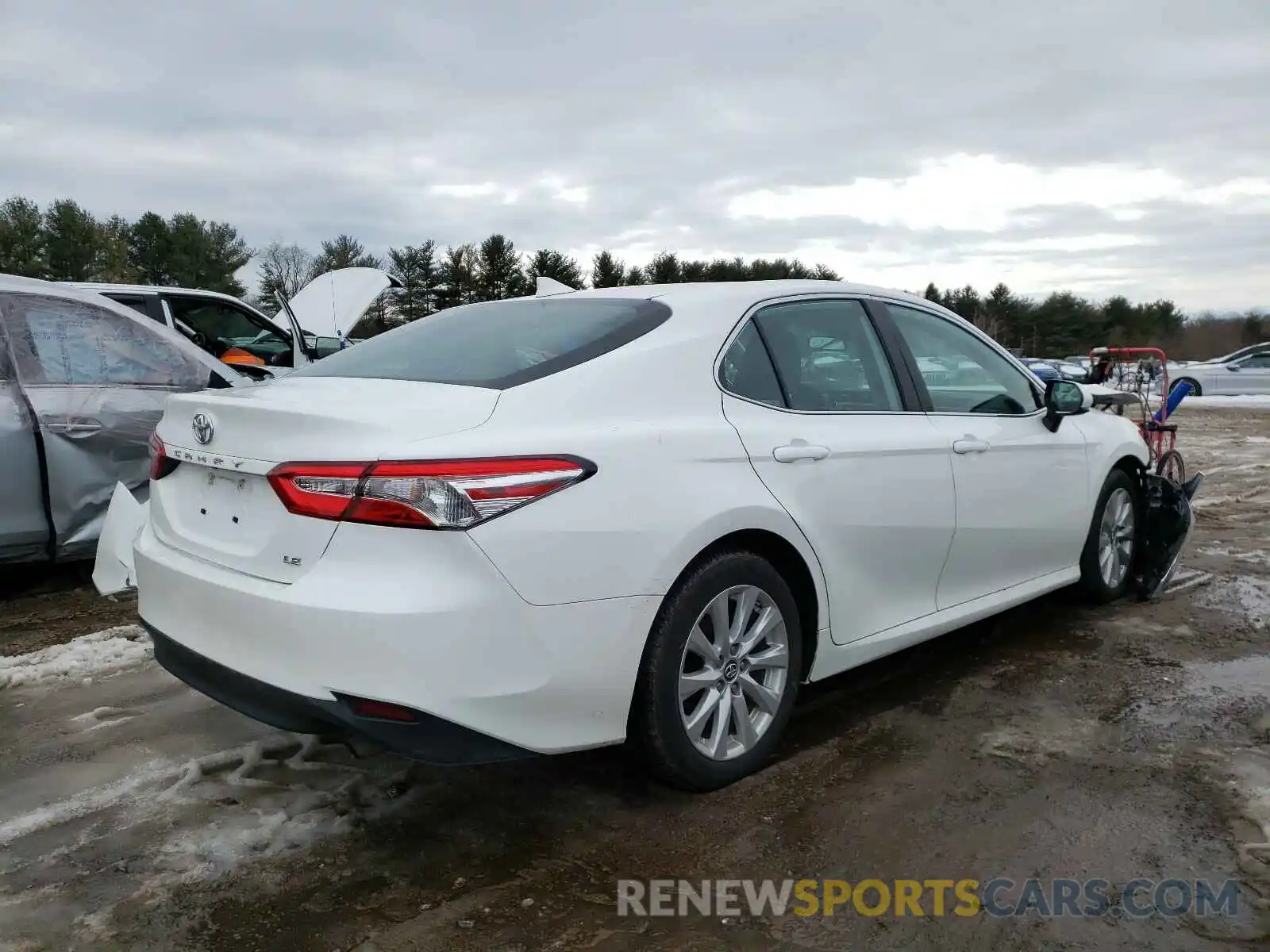 4 Фотография поврежденного автомобиля 4T1B11HK6KU257396 TOYOTA CAMRY 2019