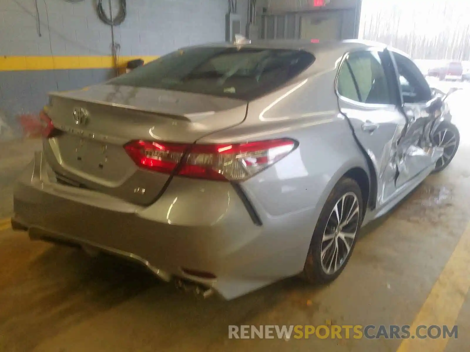 4 Photograph of a damaged car 4T1B11HK6KU258449 TOYOTA CAMRY 2019