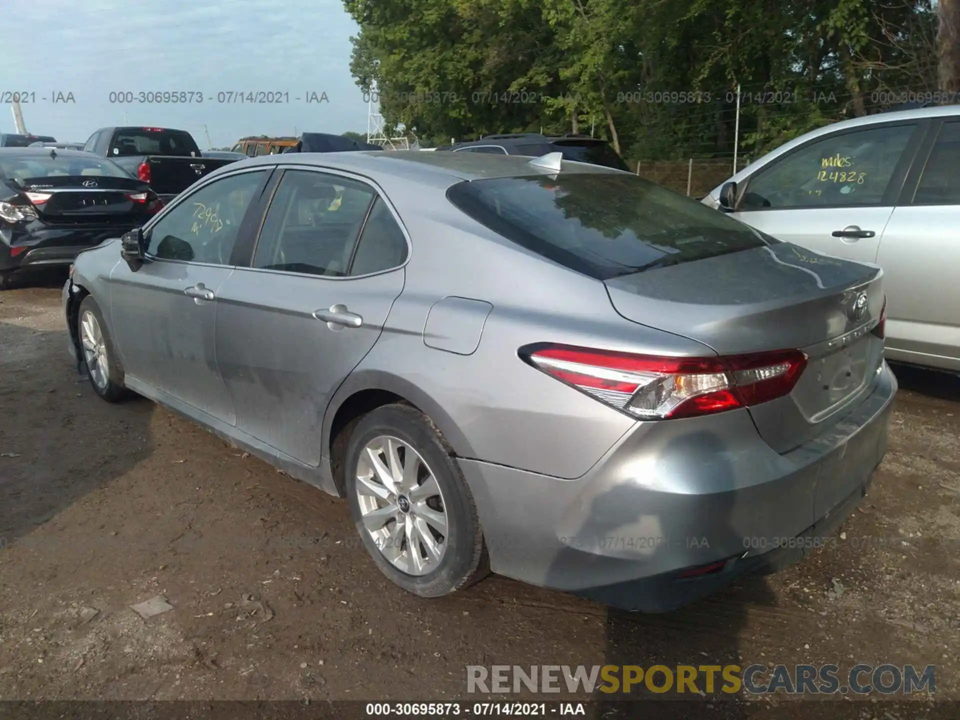 3 Photograph of a damaged car 4T1B11HK6KU258967 TOYOTA CAMRY 2019