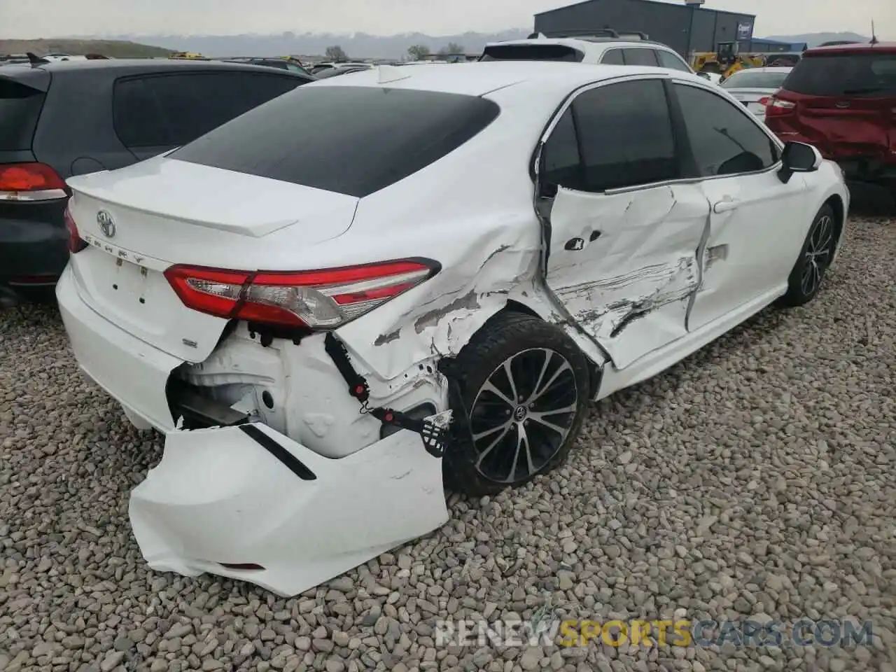 4 Фотография поврежденного автомобиля 4T1B11HK6KU259410 TOYOTA CAMRY 2019