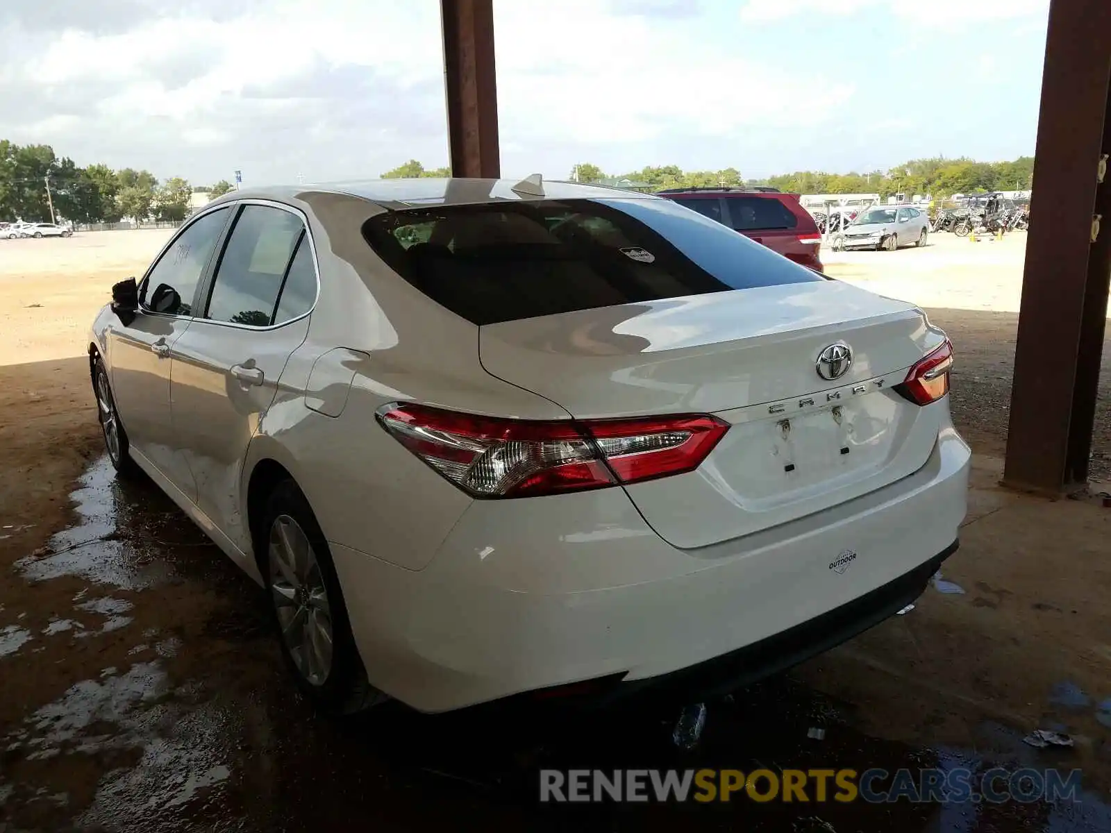 3 Photograph of a damaged car 4T1B11HK6KU259634 TOYOTA CAMRY 2019