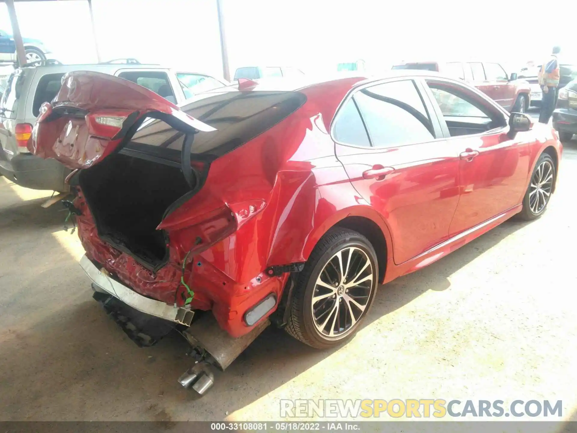 4 Photograph of a damaged car 4T1B11HK6KU262372 TOYOTA CAMRY 2019