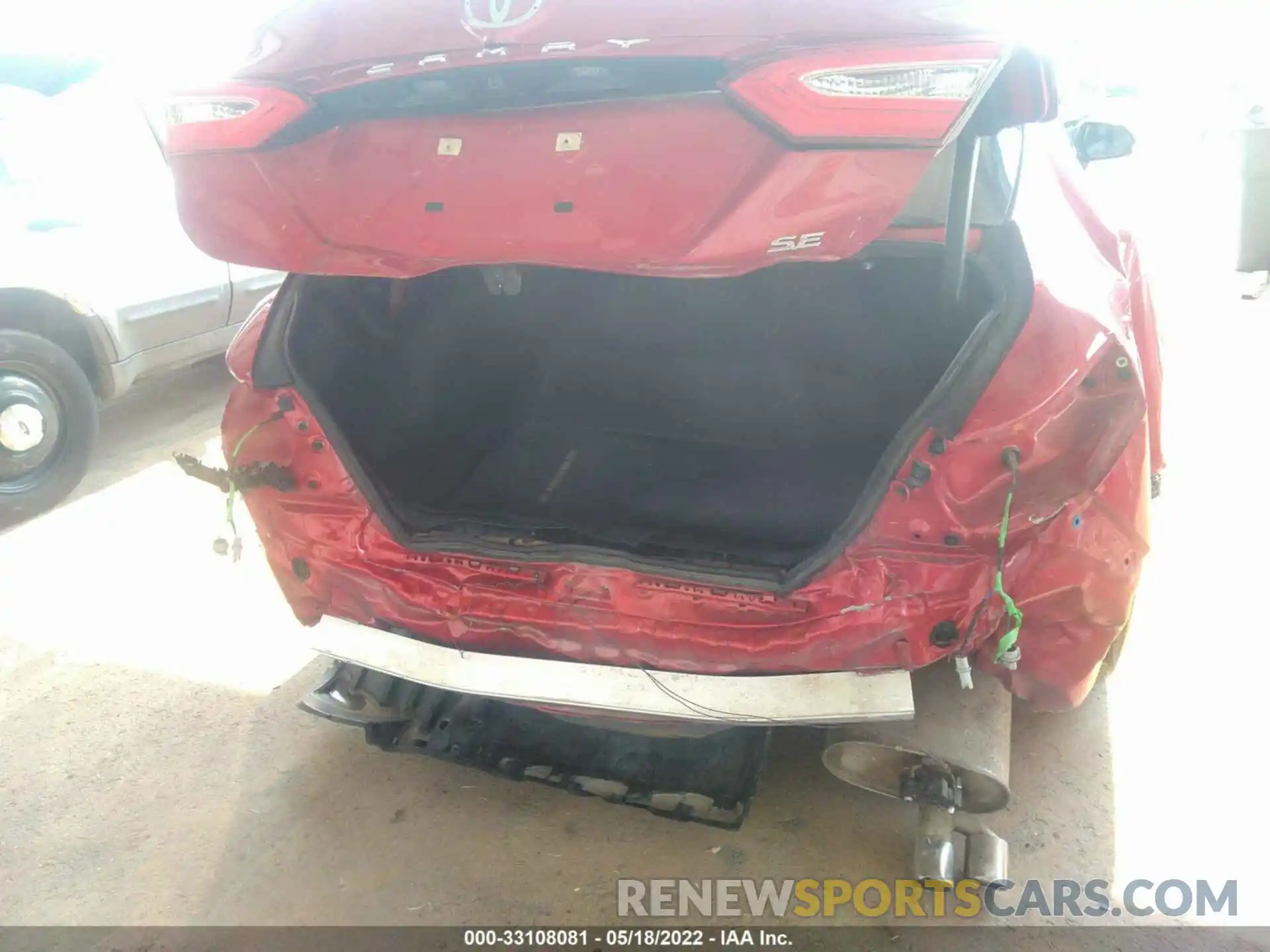 6 Photograph of a damaged car 4T1B11HK6KU262372 TOYOTA CAMRY 2019