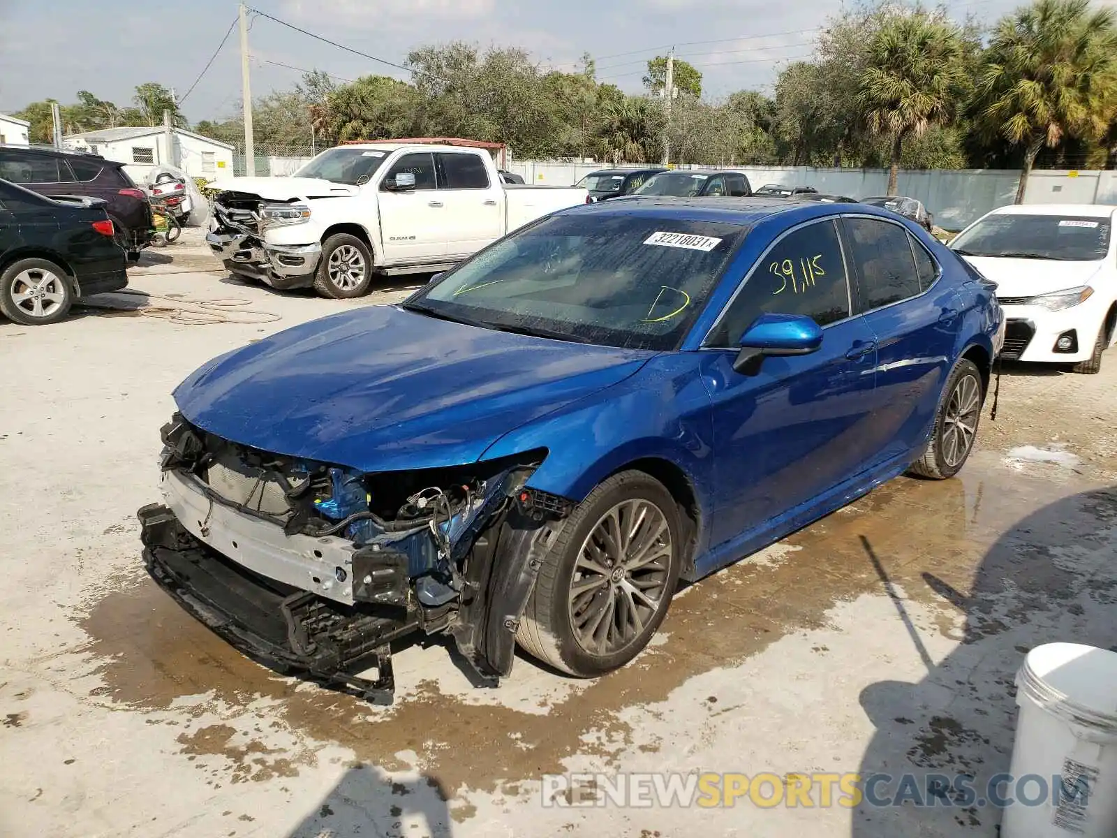 2 Photograph of a damaged car 4T1B11HK6KU264235 TOYOTA CAMRY 2019