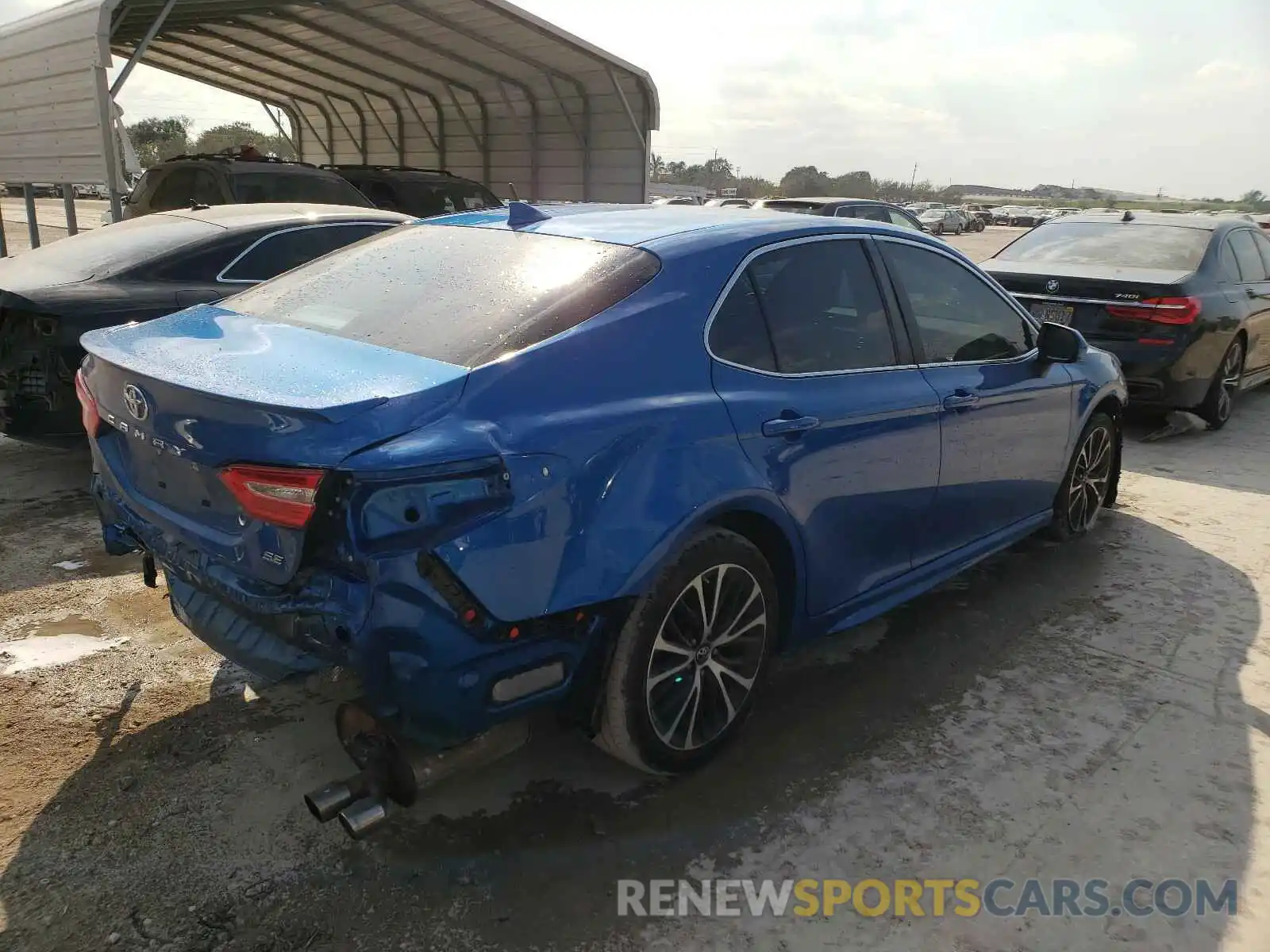 4 Photograph of a damaged car 4T1B11HK6KU264235 TOYOTA CAMRY 2019