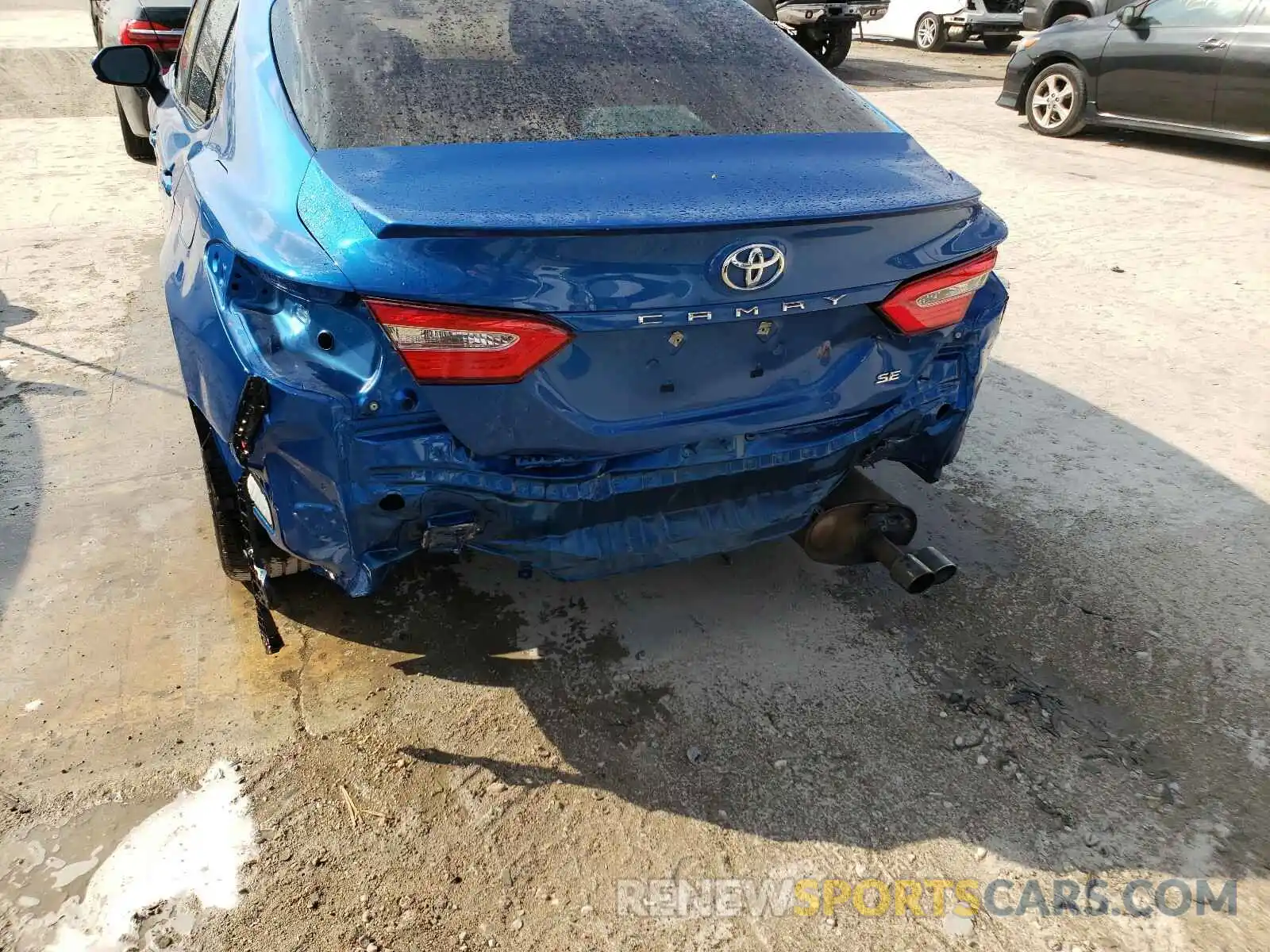 9 Photograph of a damaged car 4T1B11HK6KU264235 TOYOTA CAMRY 2019