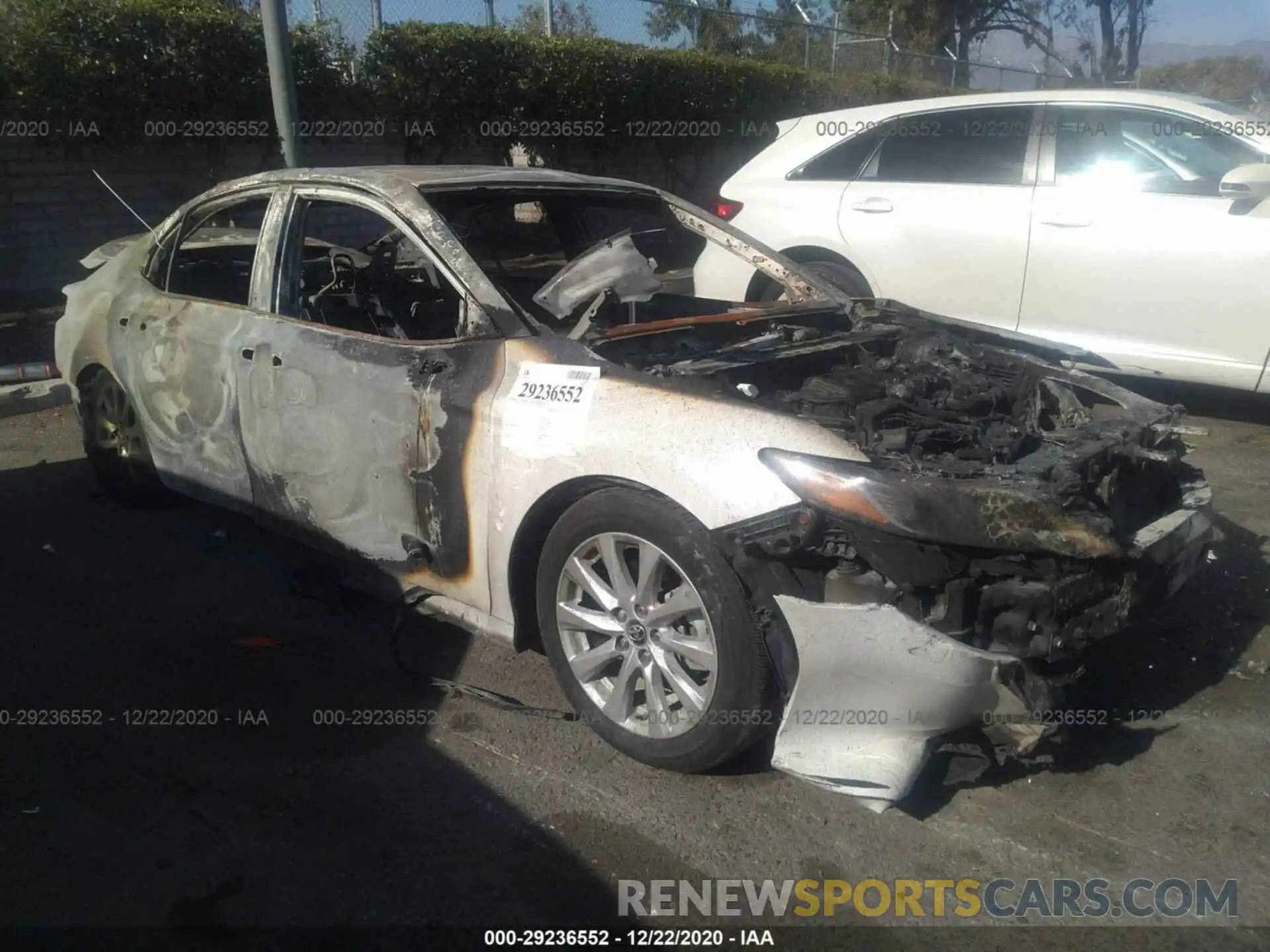 1 Photograph of a damaged car 4T1B11HK6KU264672 TOYOTA CAMRY 2019