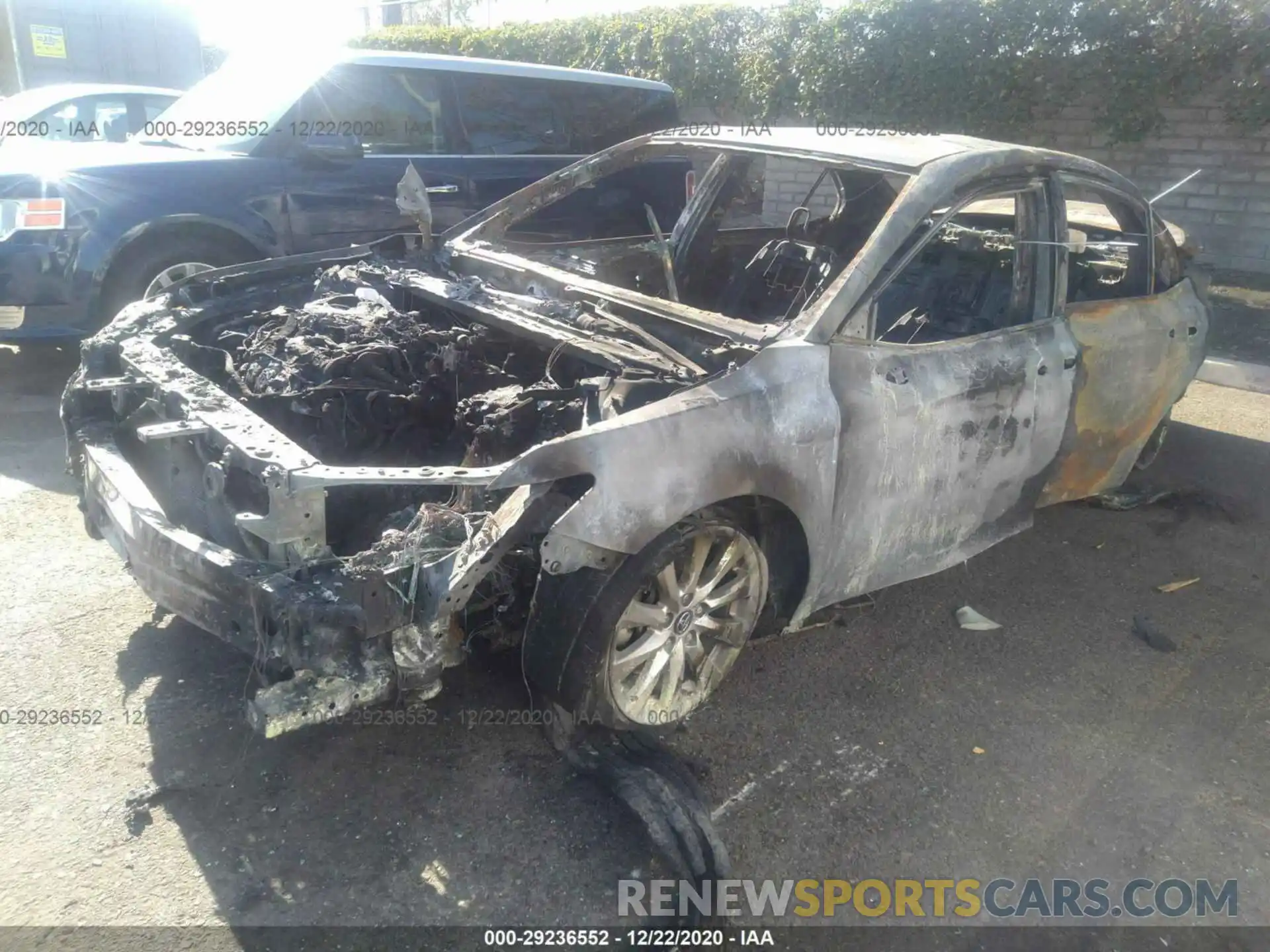 2 Photograph of a damaged car 4T1B11HK6KU264672 TOYOTA CAMRY 2019