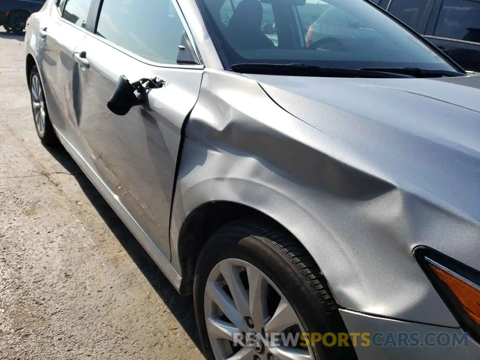 9 Photograph of a damaged car 4T1B11HK6KU268009 TOYOTA CAMRY 2019