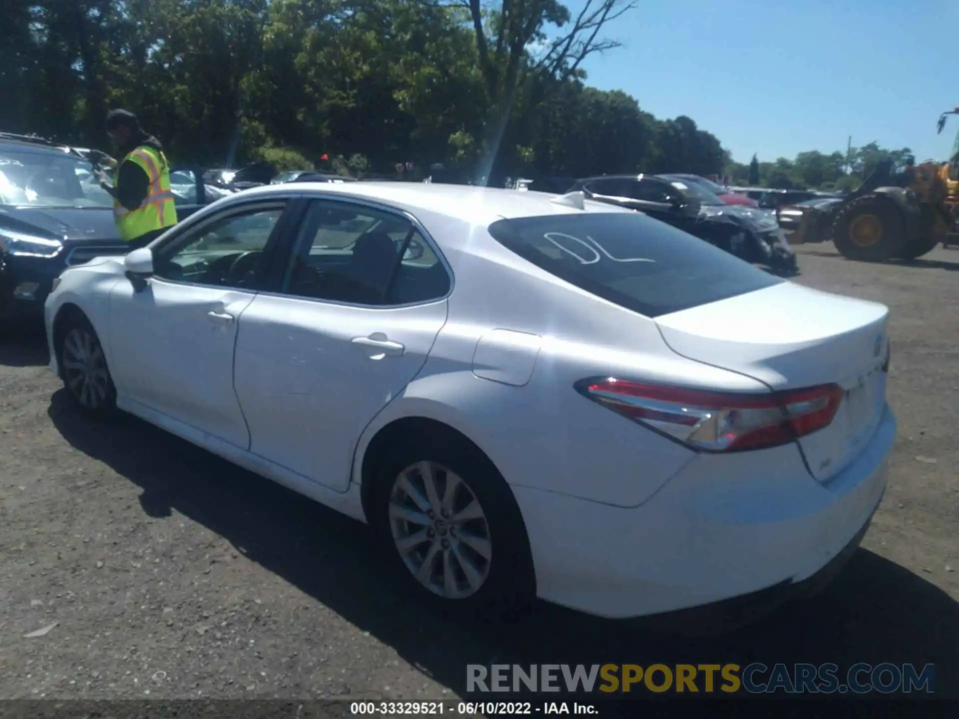 3 Photograph of a damaged car 4T1B11HK6KU268513 TOYOTA CAMRY 2019