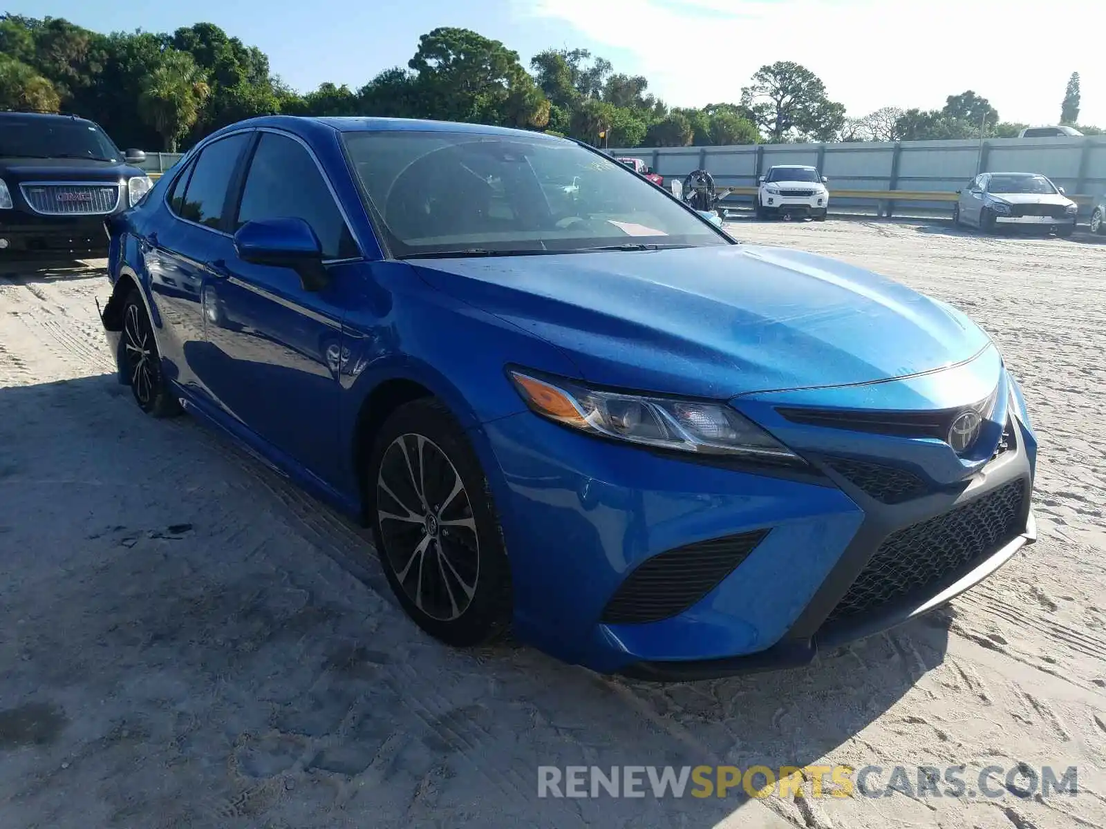 1 Photograph of a damaged car 4T1B11HK6KU268883 TOYOTA CAMRY 2019