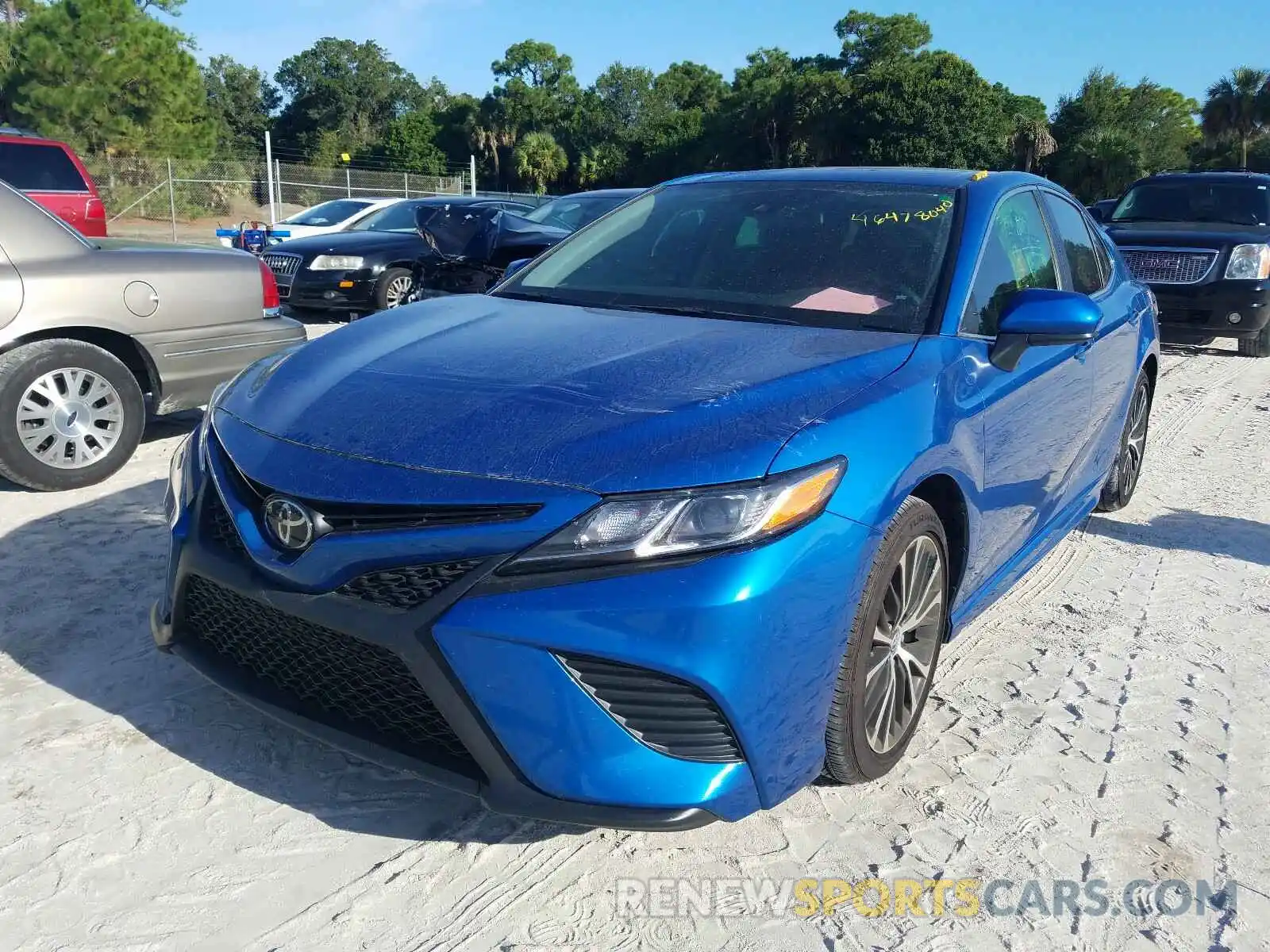 2 Photograph of a damaged car 4T1B11HK6KU268883 TOYOTA CAMRY 2019