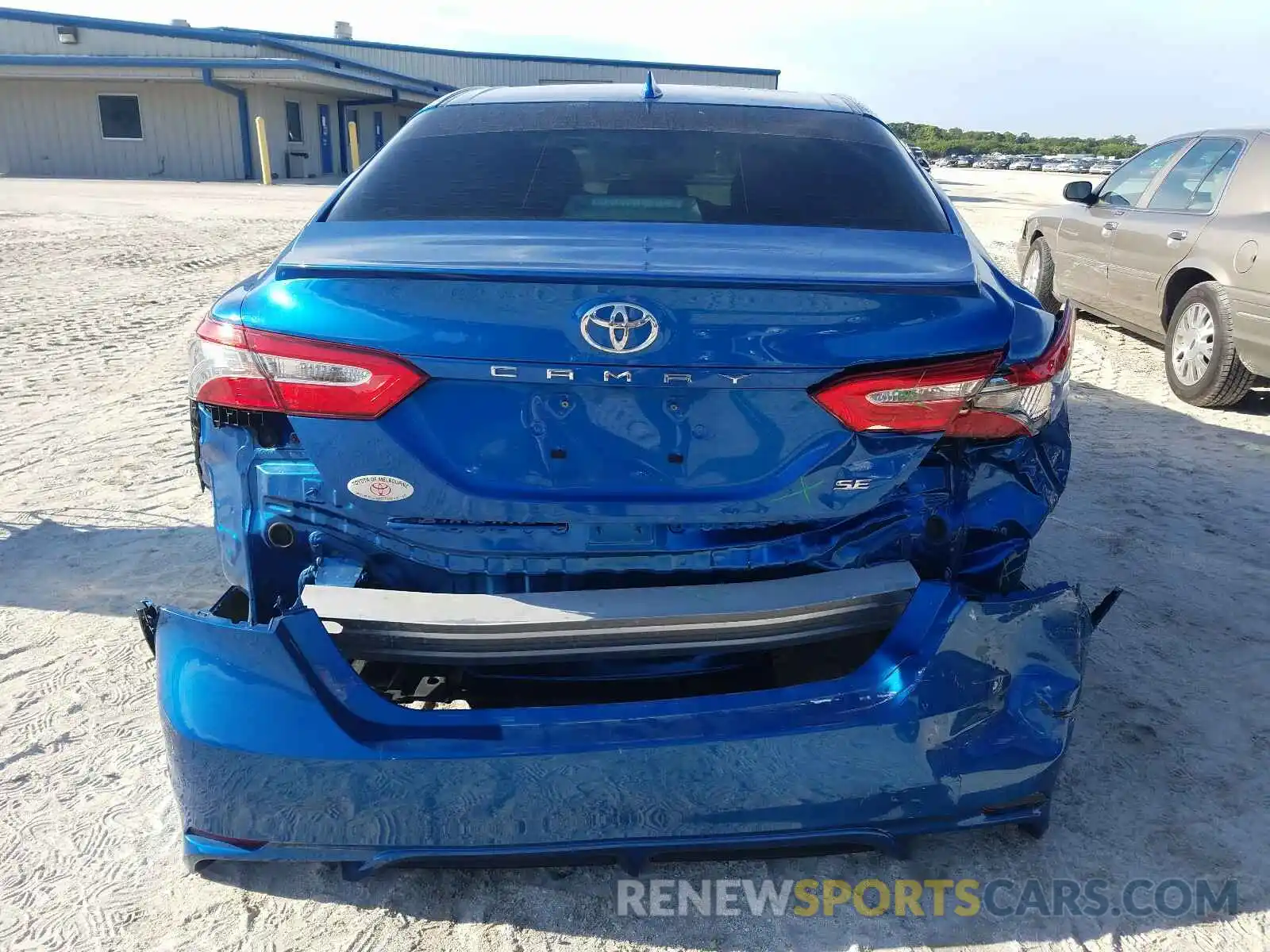 9 Photograph of a damaged car 4T1B11HK6KU268883 TOYOTA CAMRY 2019