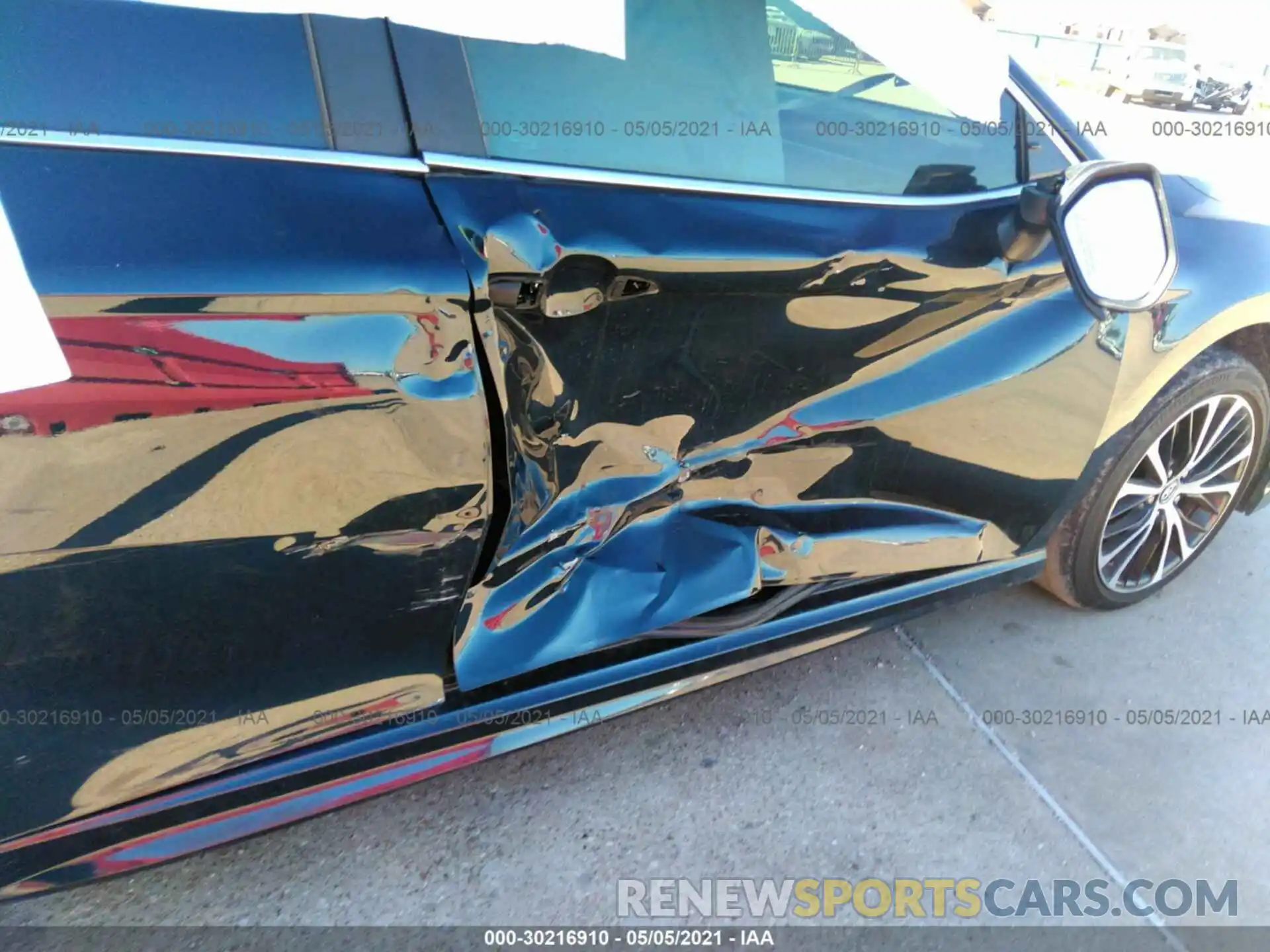 5 Photograph of a damaged car 4T1B11HK6KU269015 TOYOTA CAMRY 2019