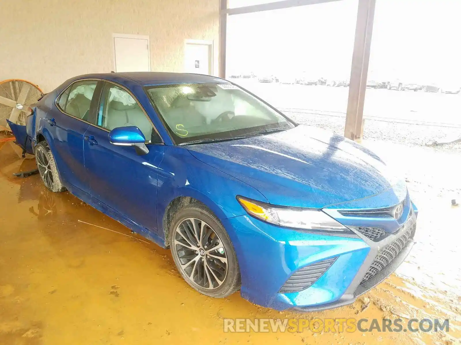 1 Photograph of a damaged car 4T1B11HK6KU270195 TOYOTA CAMRY 2019