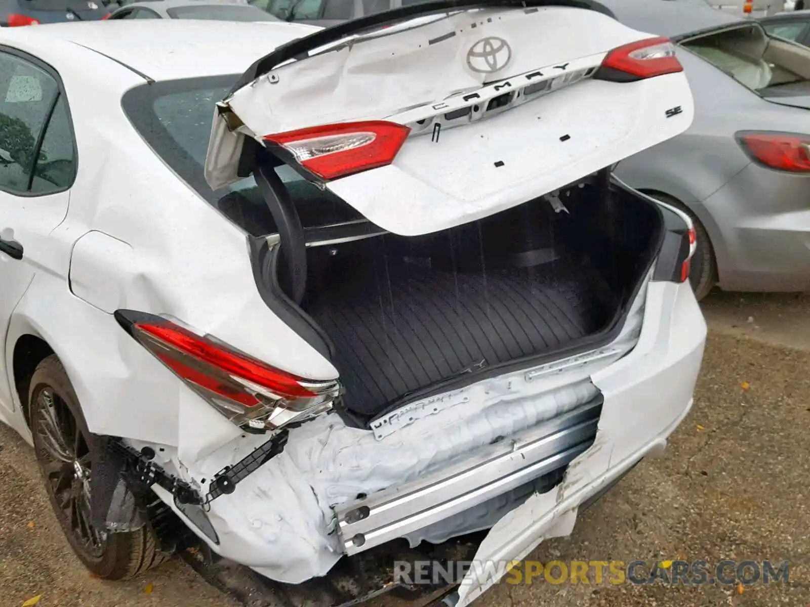 9 Photograph of a damaged car 4T1B11HK6KU277552 TOYOTA CAMRY 2019