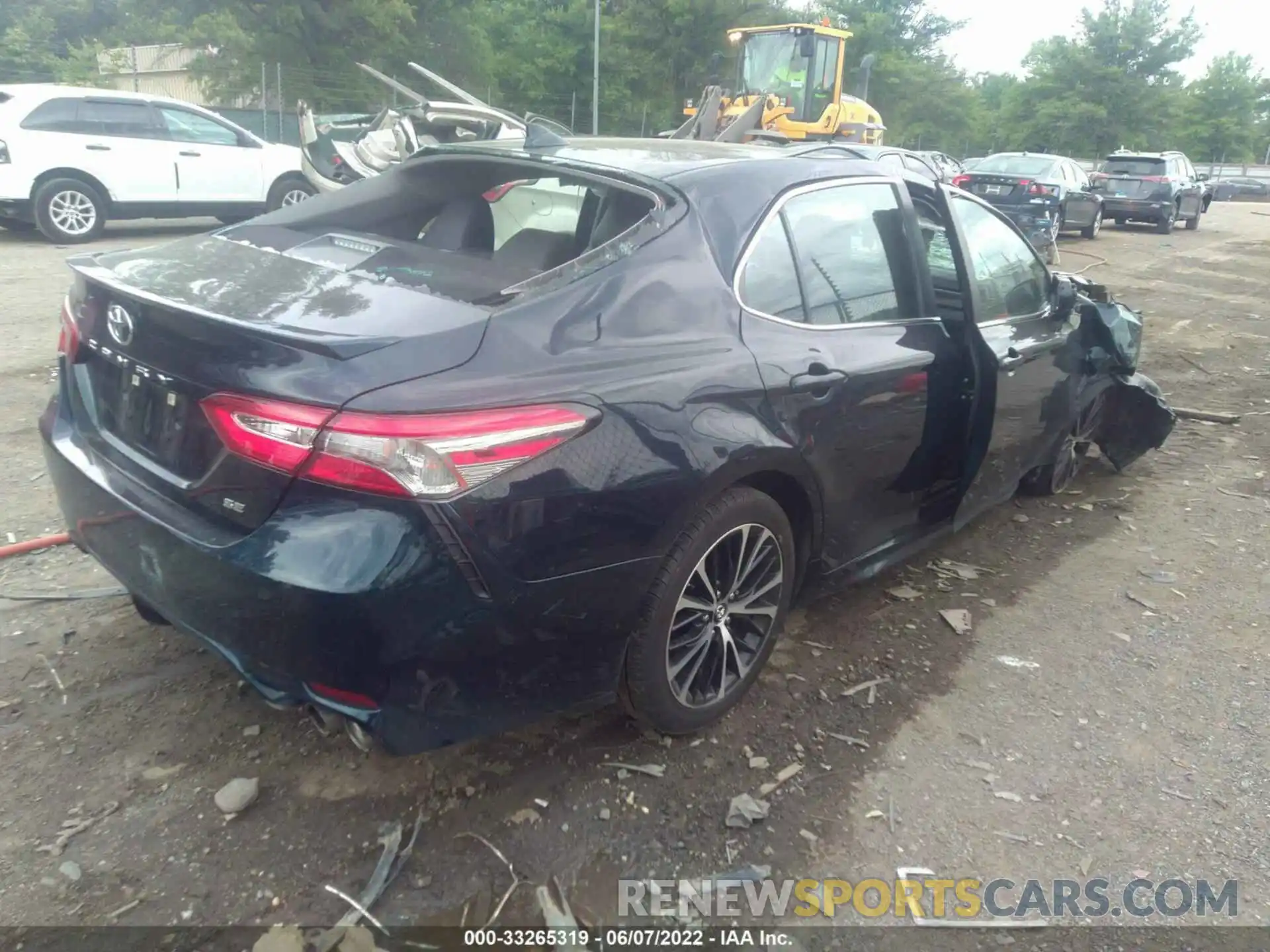 4 Photograph of a damaged car 4T1B11HK6KU278748 TOYOTA CAMRY 2019