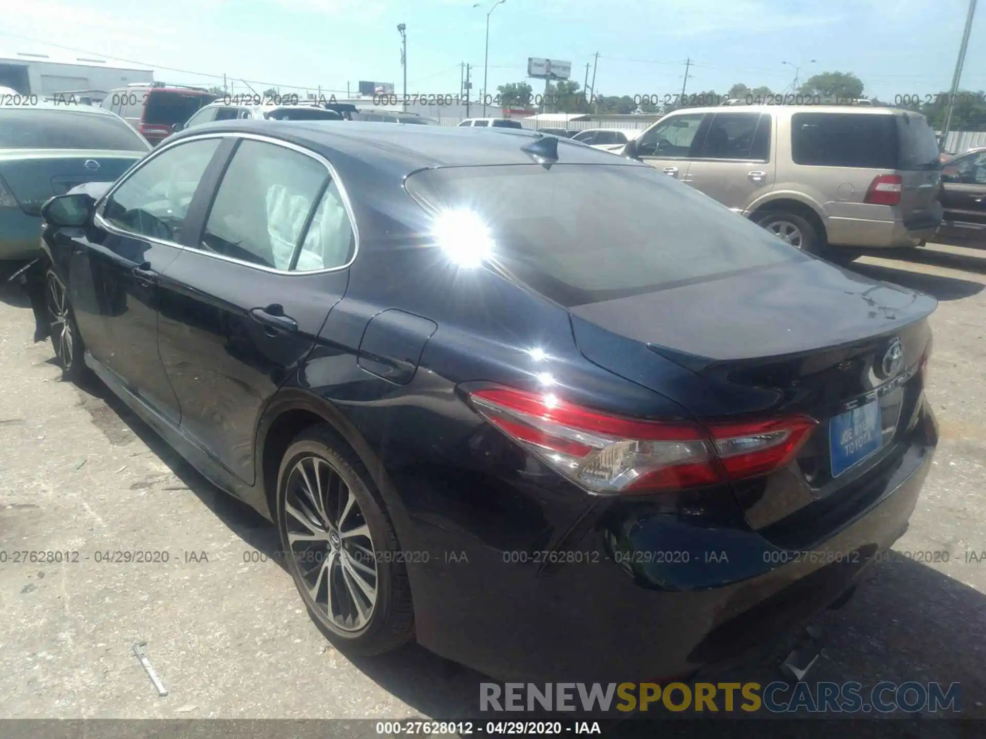 3 Photograph of a damaged car 4T1B11HK6KU278944 TOYOTA CAMRY 2019