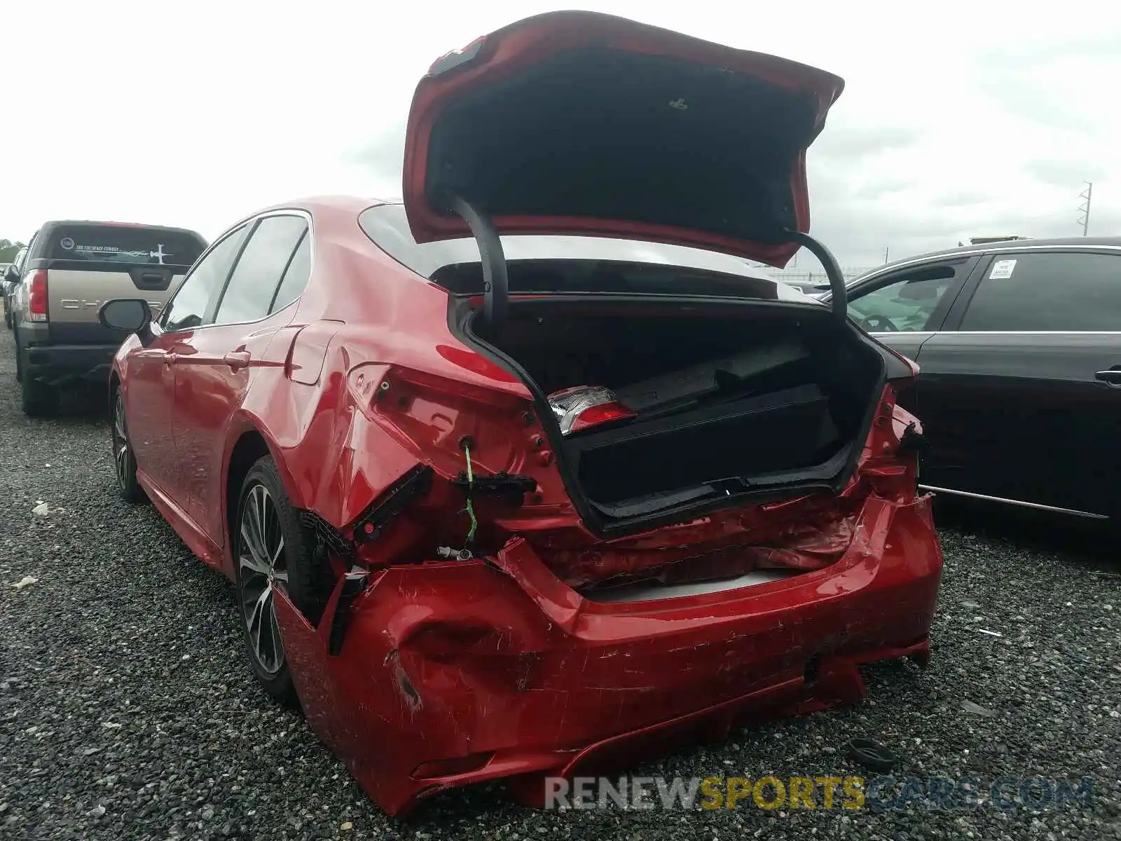 3 Photograph of a damaged car 4T1B11HK6KU280158 TOYOTA CAMRY 2019