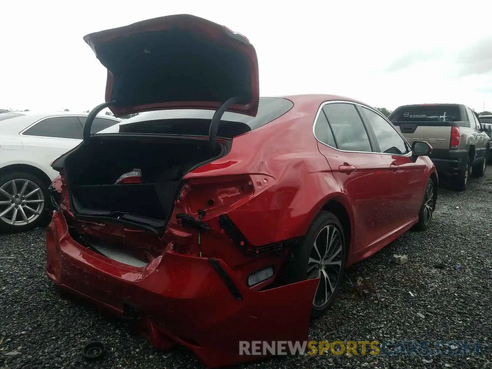 4 Photograph of a damaged car 4T1B11HK6KU280158 TOYOTA CAMRY 2019