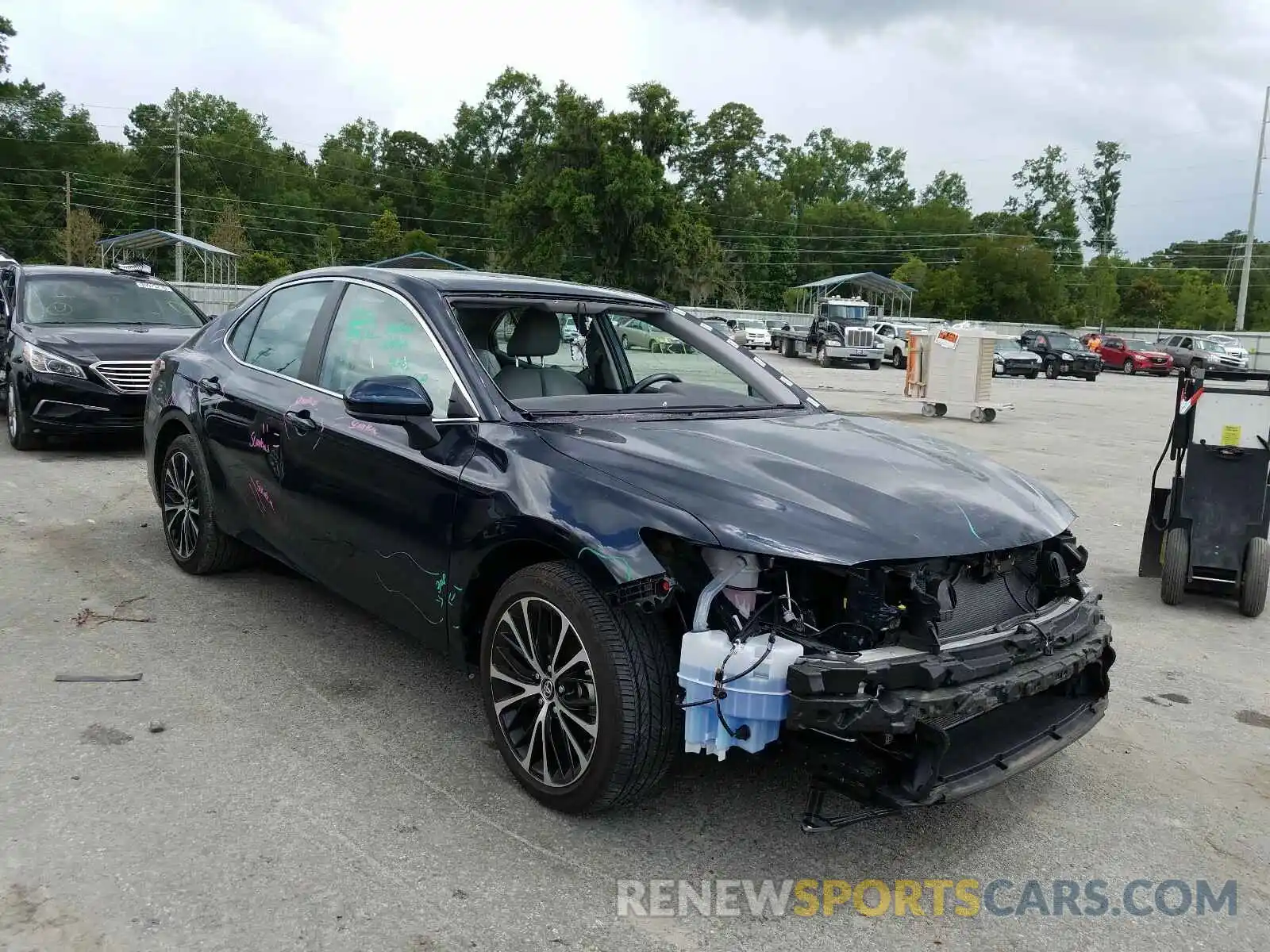 1 Photograph of a damaged car 4T1B11HK6KU282430 TOYOTA CAMRY 2019