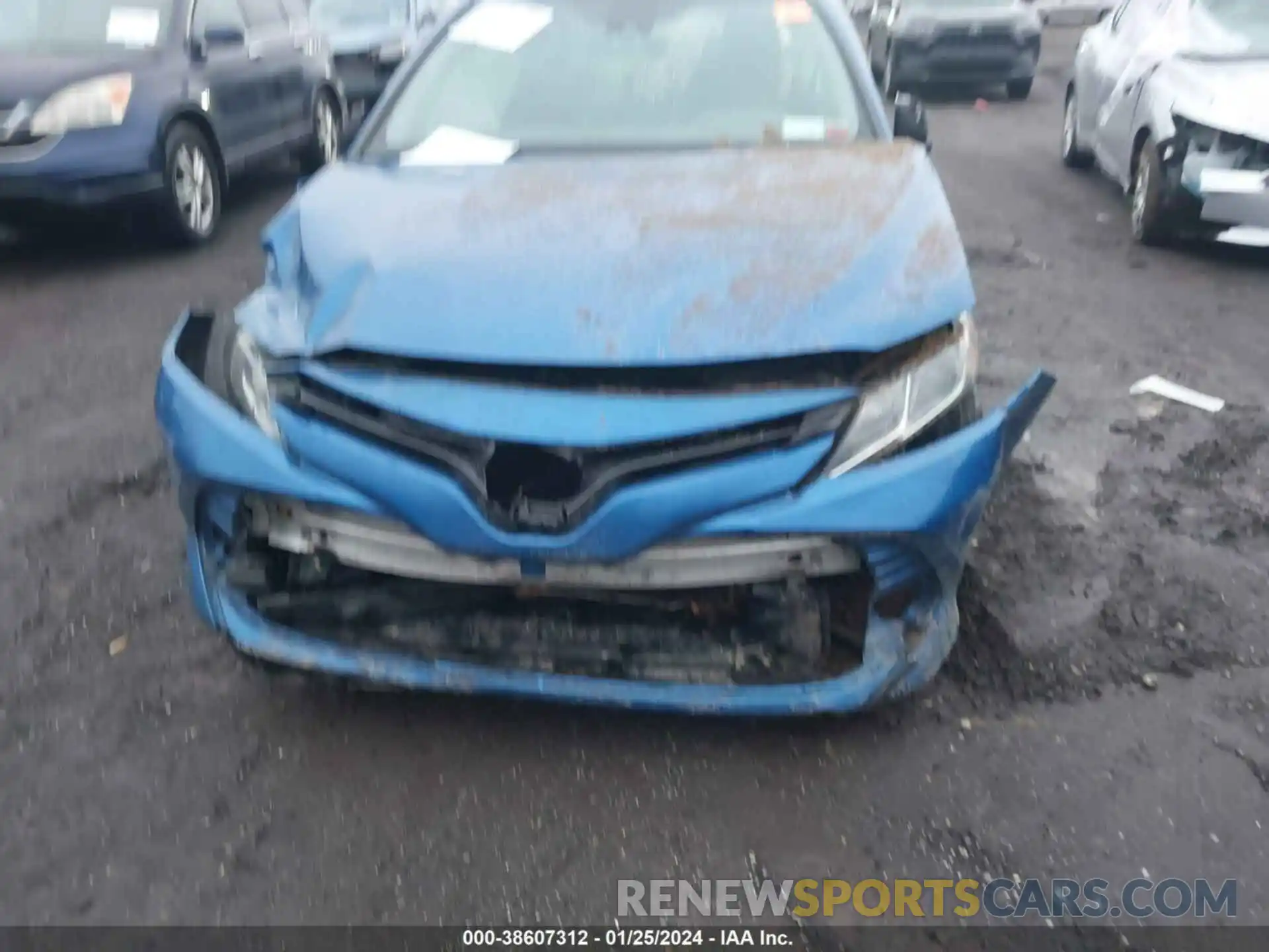 11 Photograph of a damaged car 4T1B11HK6KU284095 TOYOTA CAMRY 2019