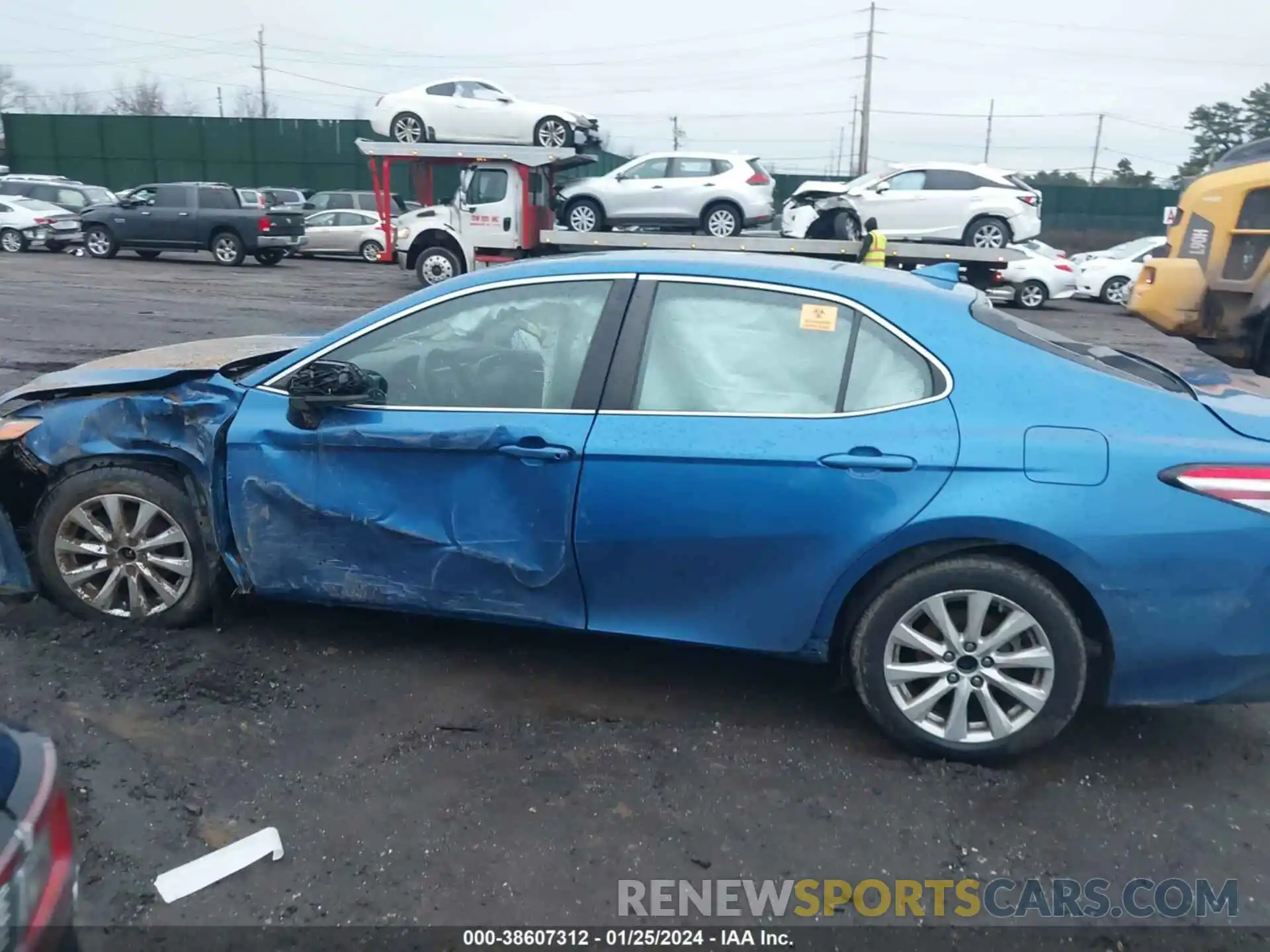 13 Photograph of a damaged car 4T1B11HK6KU284095 TOYOTA CAMRY 2019