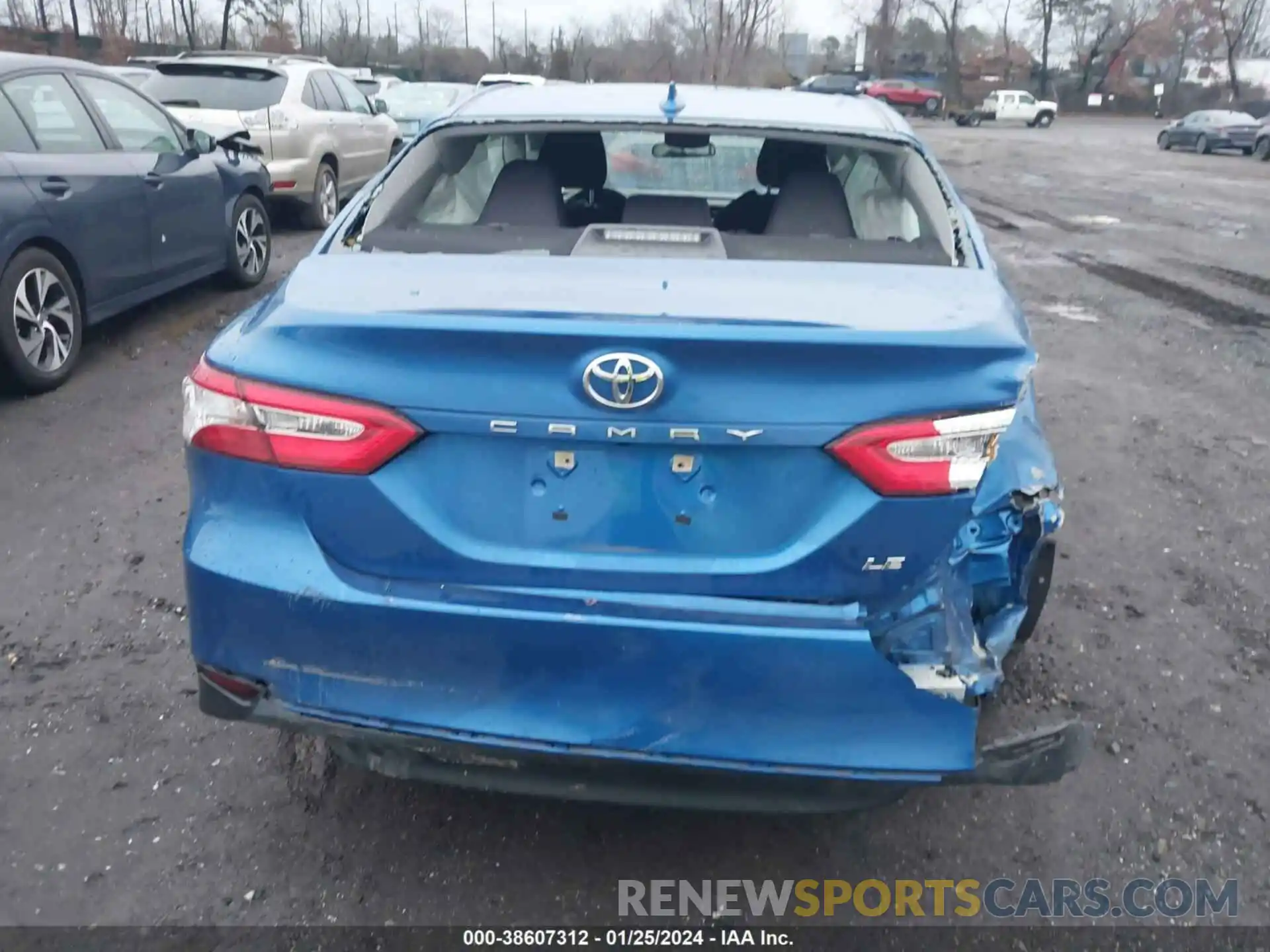 15 Photograph of a damaged car 4T1B11HK6KU284095 TOYOTA CAMRY 2019