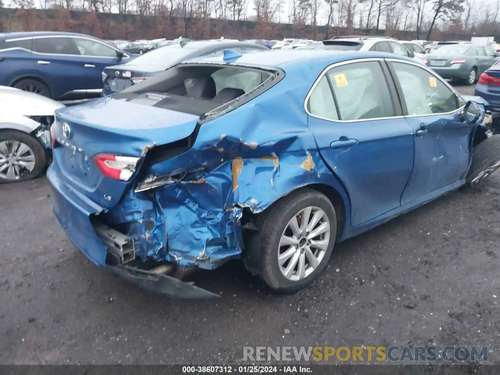 4 Photograph of a damaged car 4T1B11HK6KU284095 TOYOTA CAMRY 2019