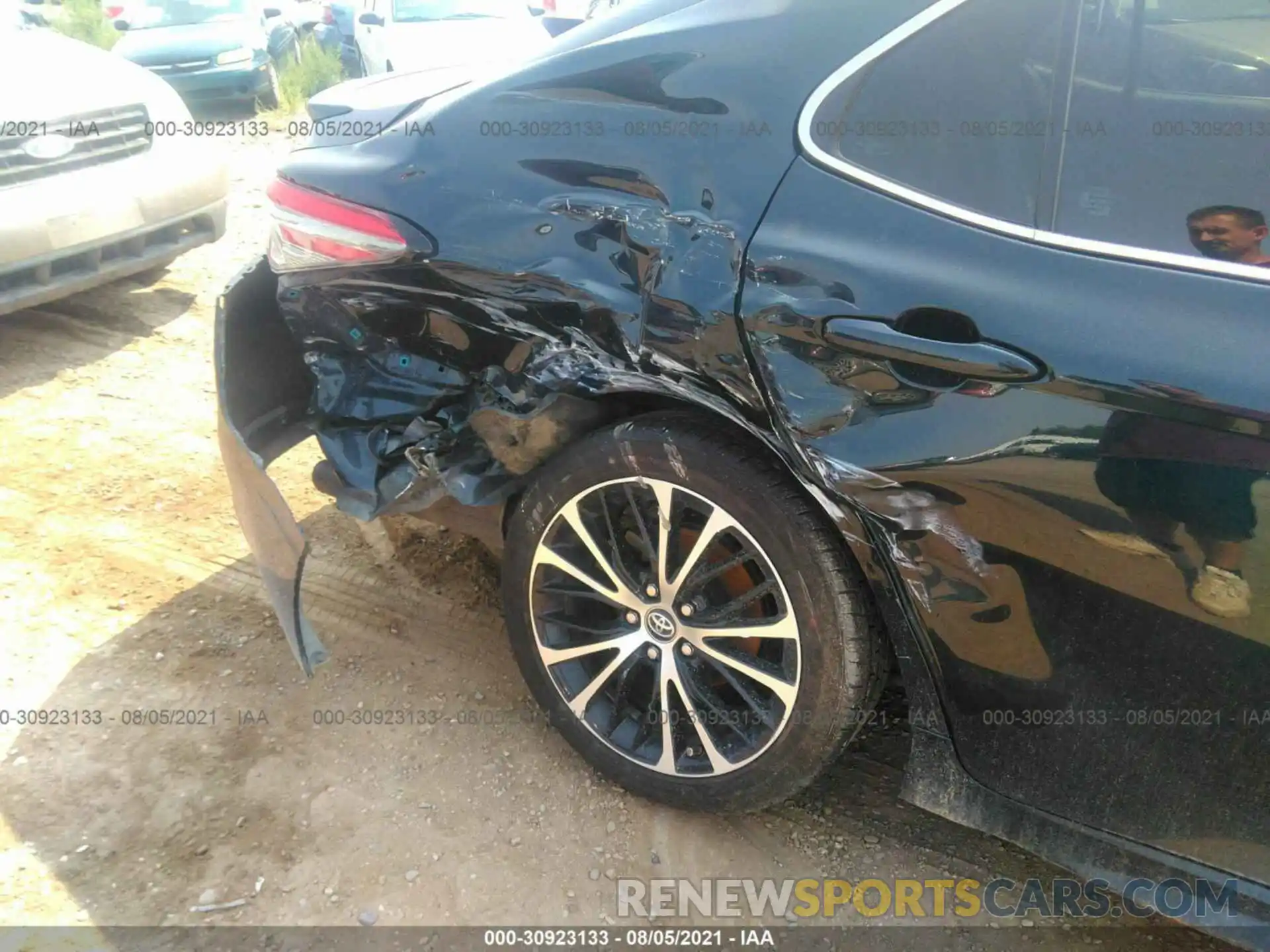 6 Photograph of a damaged car 4T1B11HK6KU285344 TOYOTA CAMRY 2019